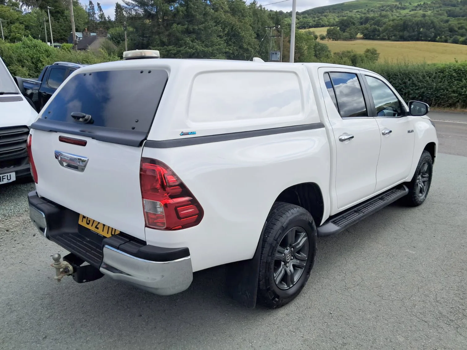 72 Toyota Hilux 2.4 Icon Manual rear driver