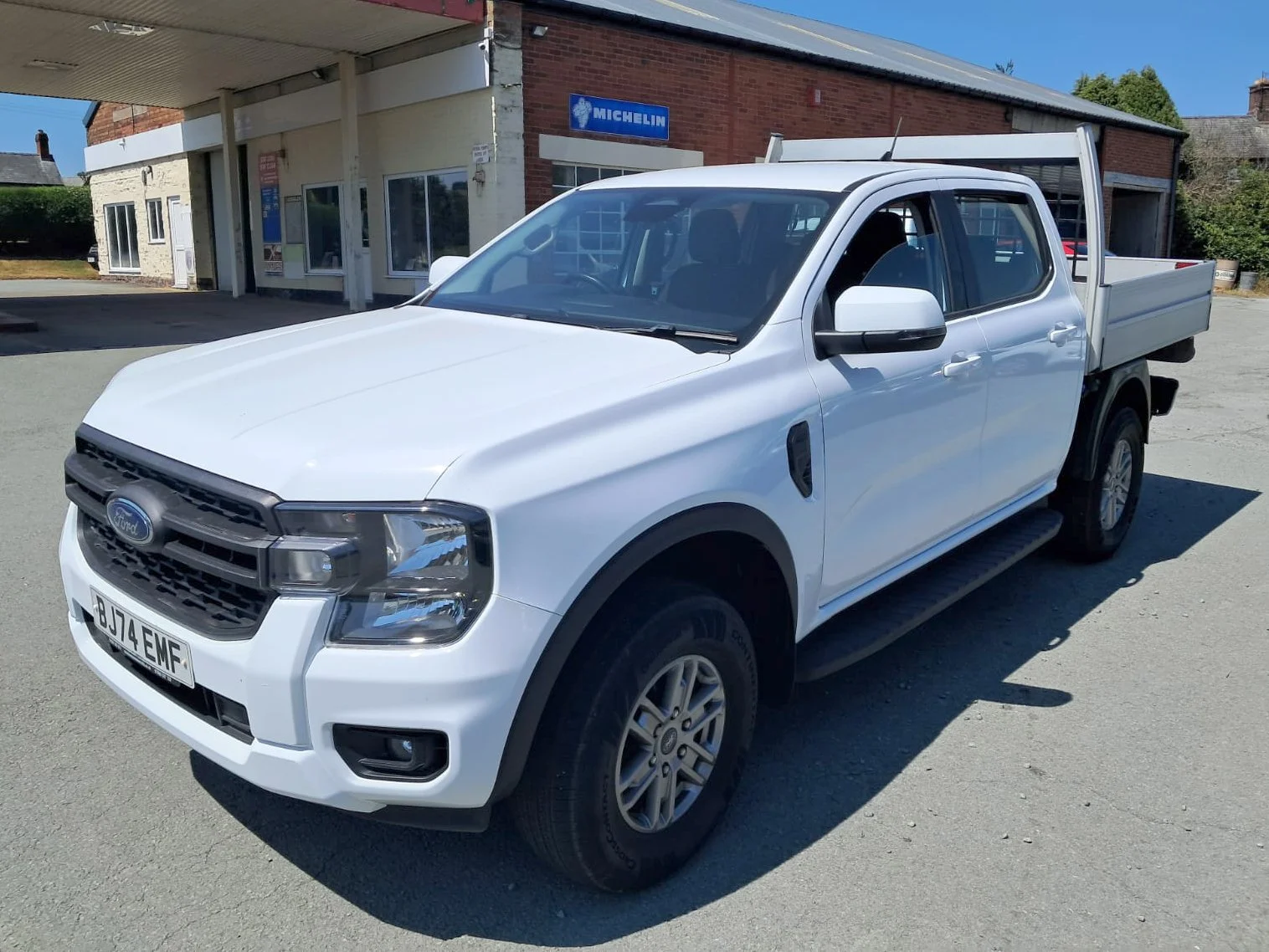 74 Ford Ranger 2.0 XLT 170PS Crewcab Dropside front passanger