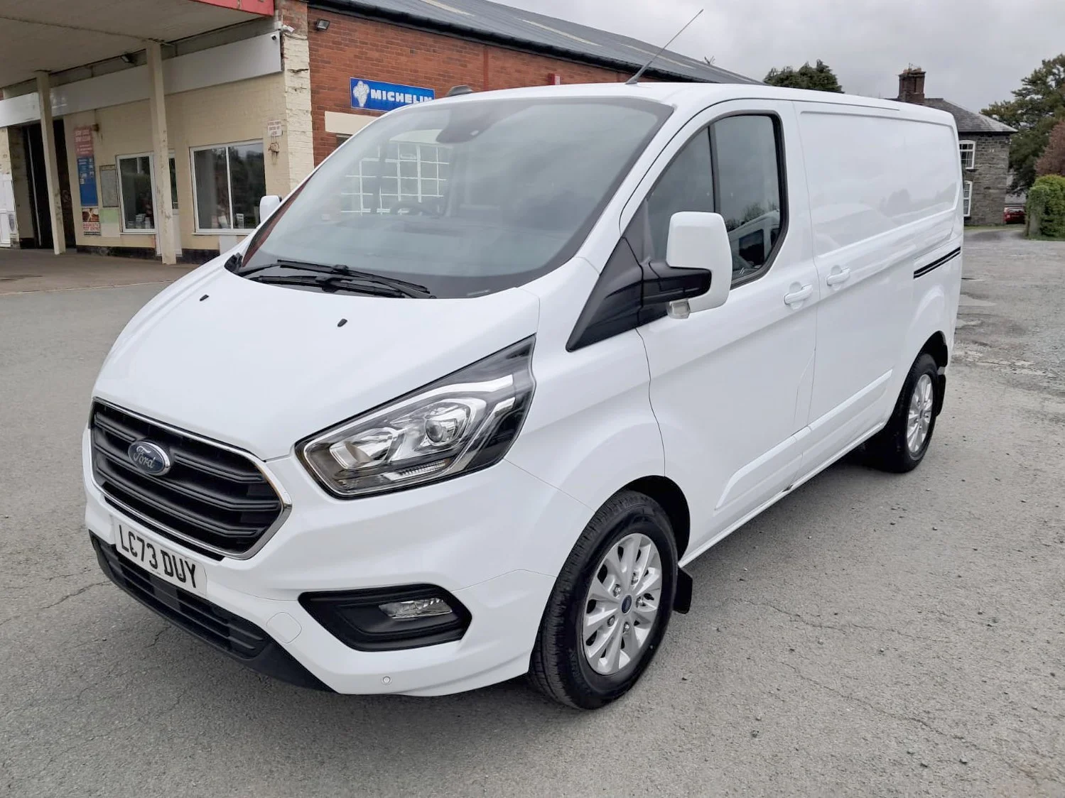 73 Ford Transit Custom L1 130PS Limited front passanger