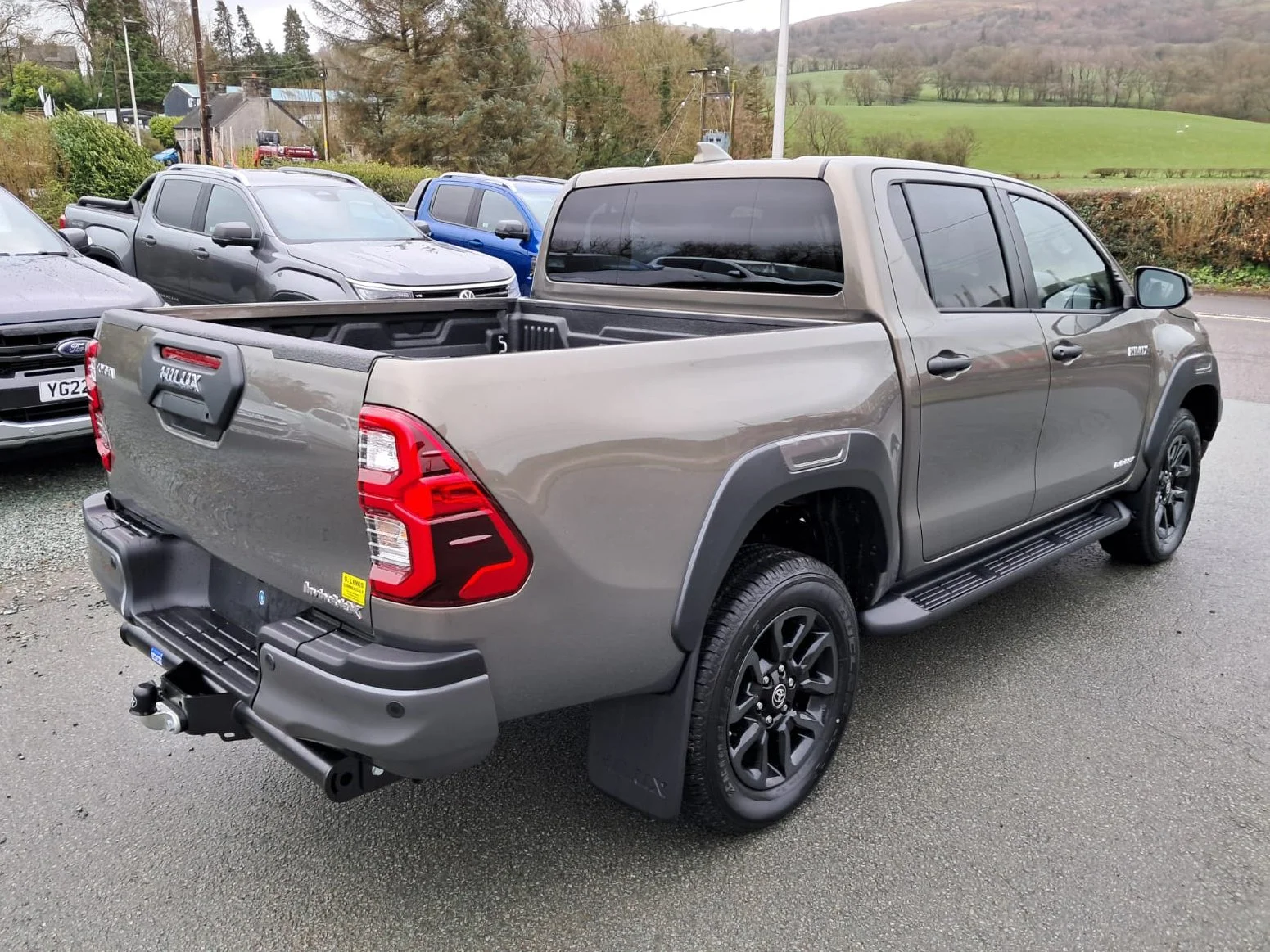 26 Toyota Hilux 2.8 Invincible X Auto rear driver