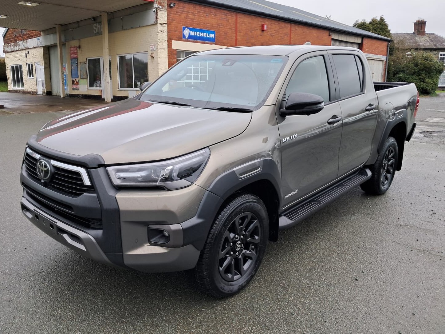 26 Toyota Hilux 2.8 Invincible X Auto front passanger