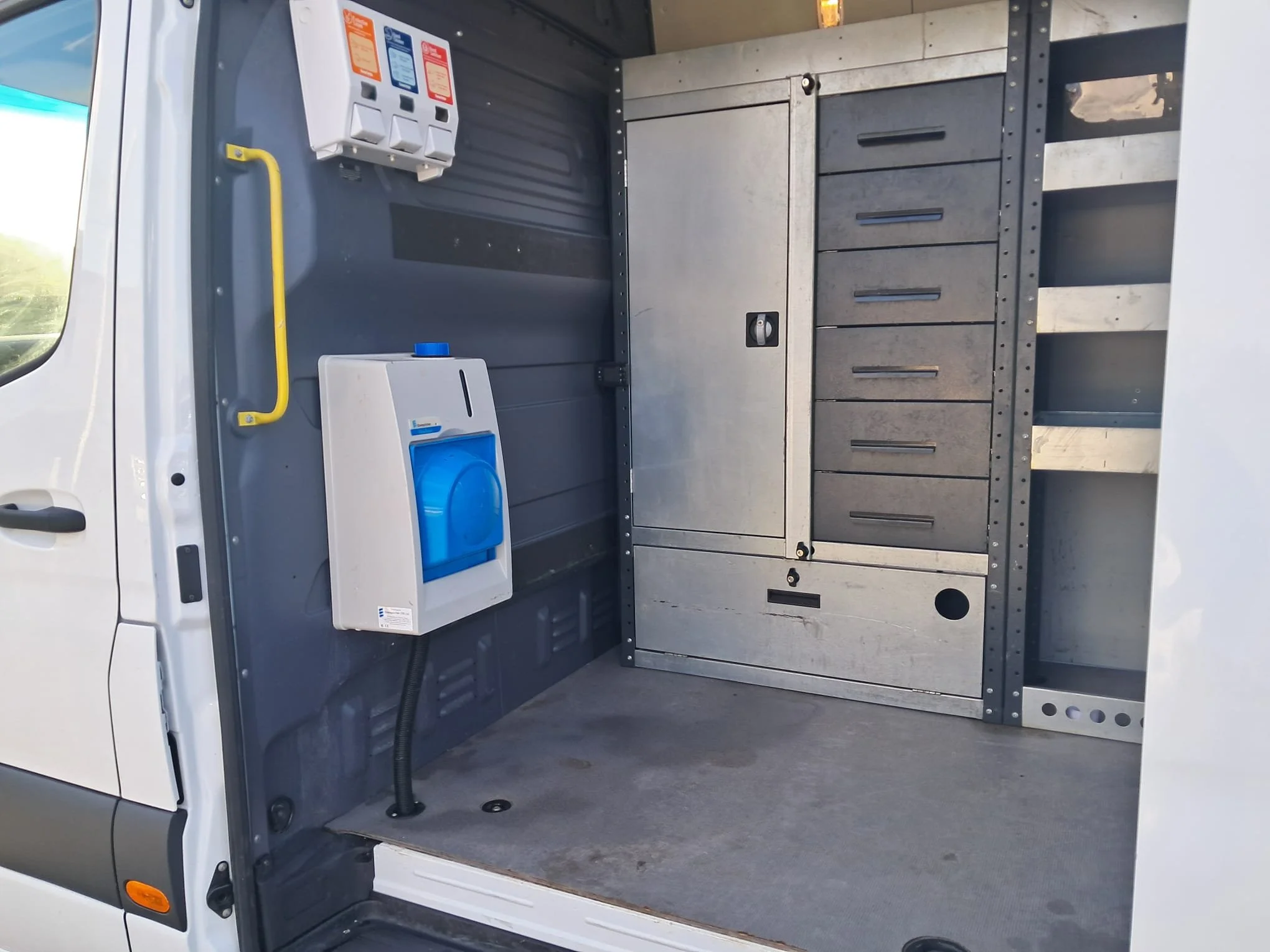 23 Mercedes Sprinter 315 Cdi RWD L2 H2 interior