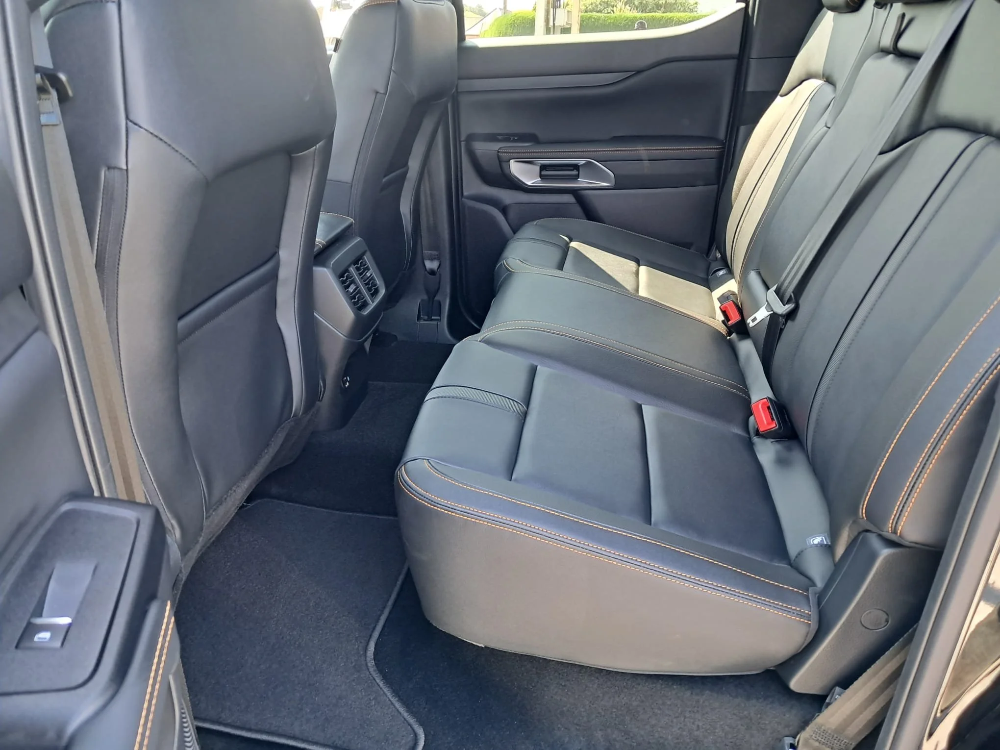  26 Ford Ranger 2.0 Wildtrak Auto rear interior