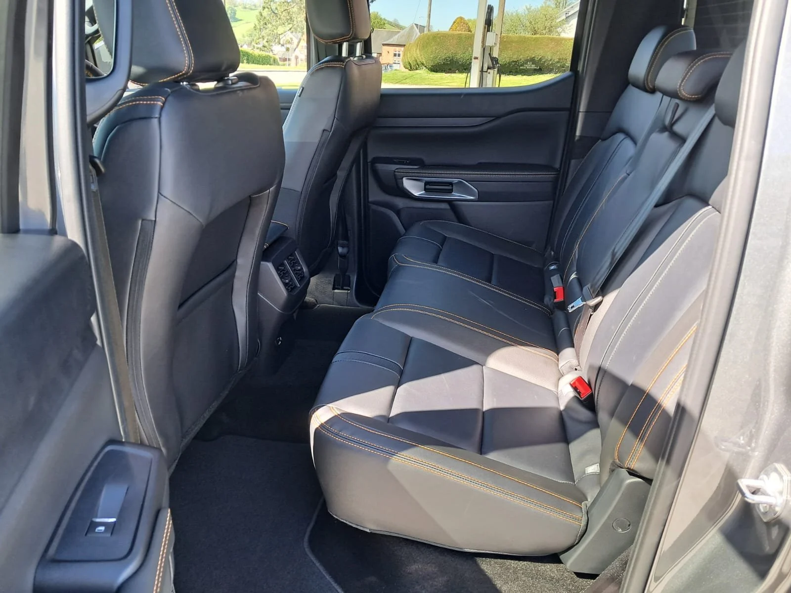 26 Ford Ranger 2.0 Wildtrak Auto rear interior