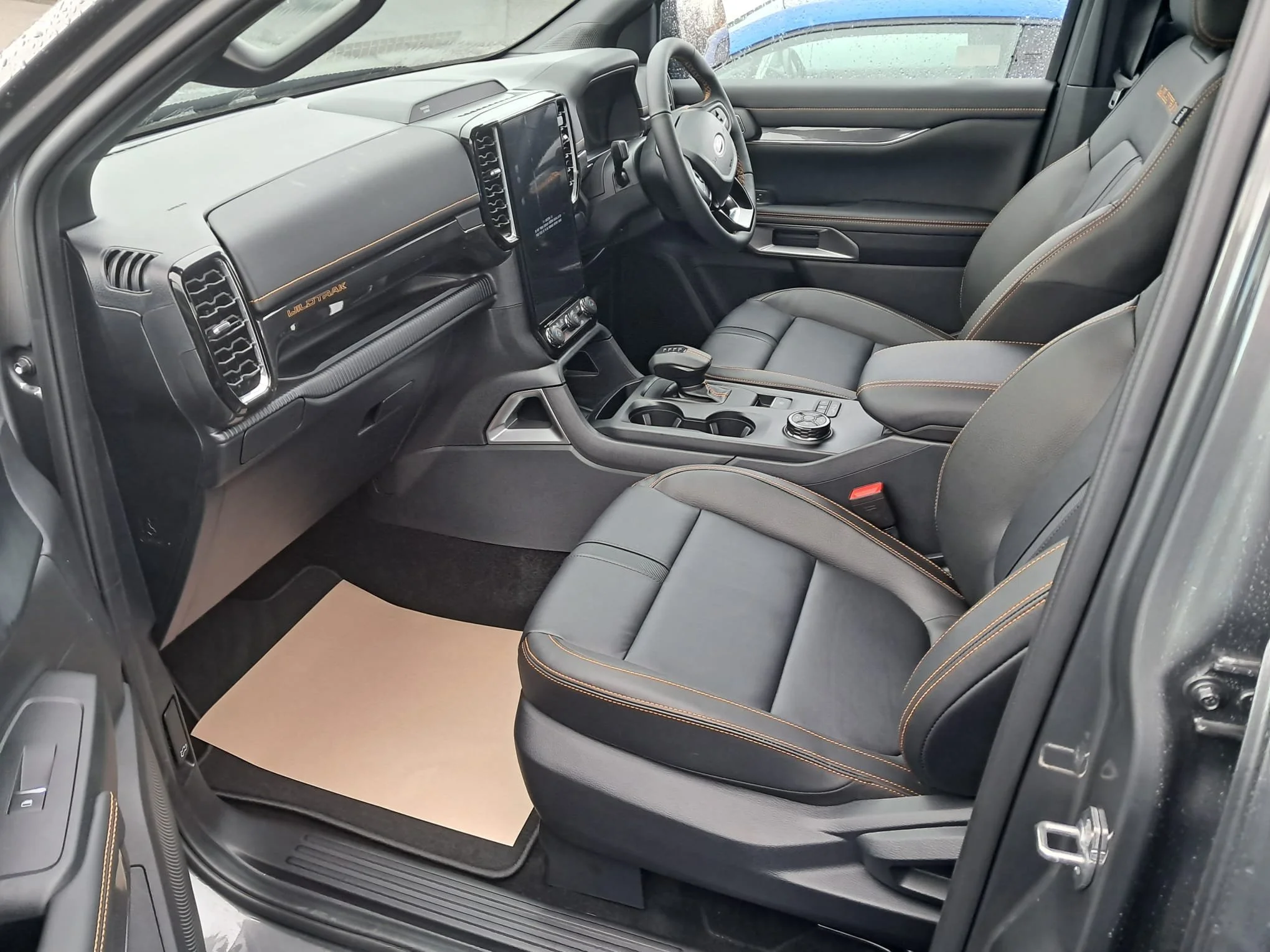 75 Ford Ranger 2.0 Wildtrak Auto front interior