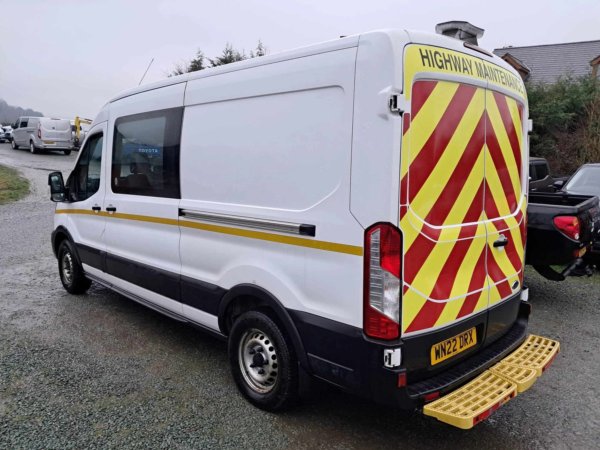 22 Ford Transit 350 130PS L3 H2 Mess Van rear passanger