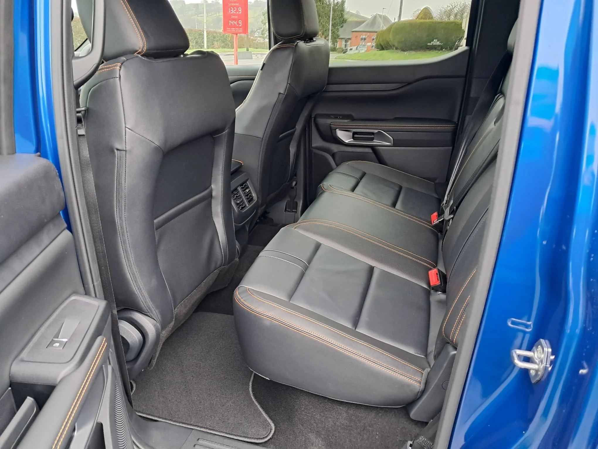 26 Ford Ranger 2.0 Wildtrak Auto rear interior