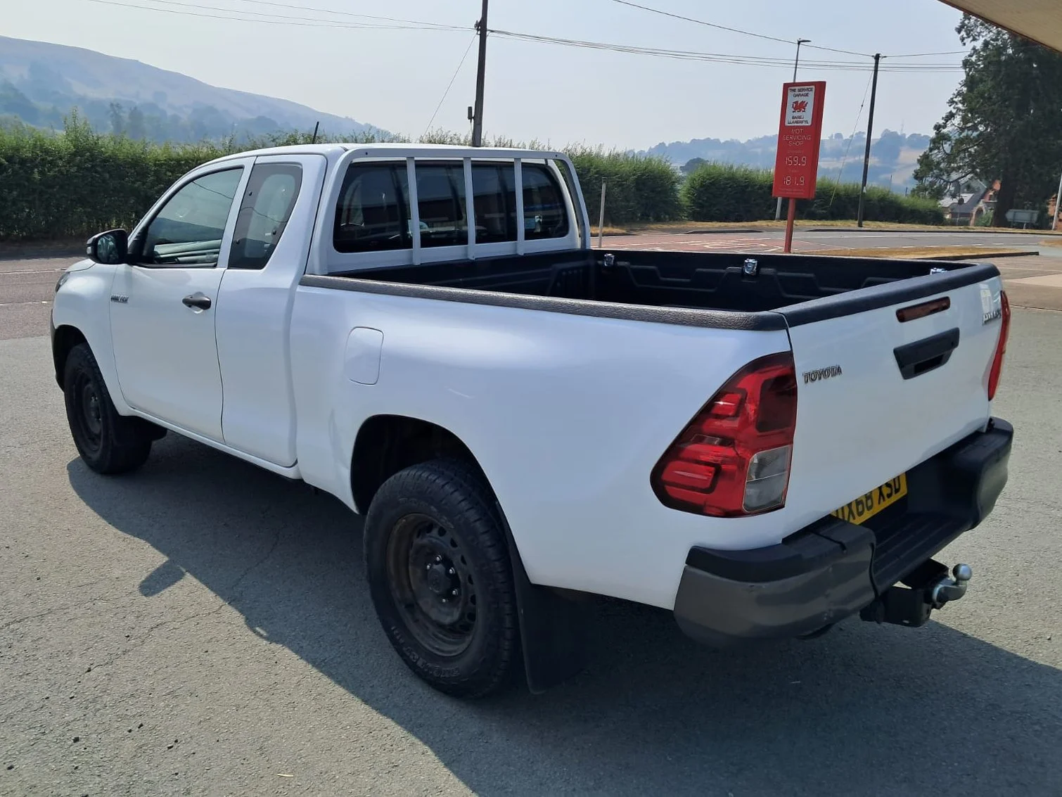 68 Toyota Hilux 2.4 Active Extracab rear passanger