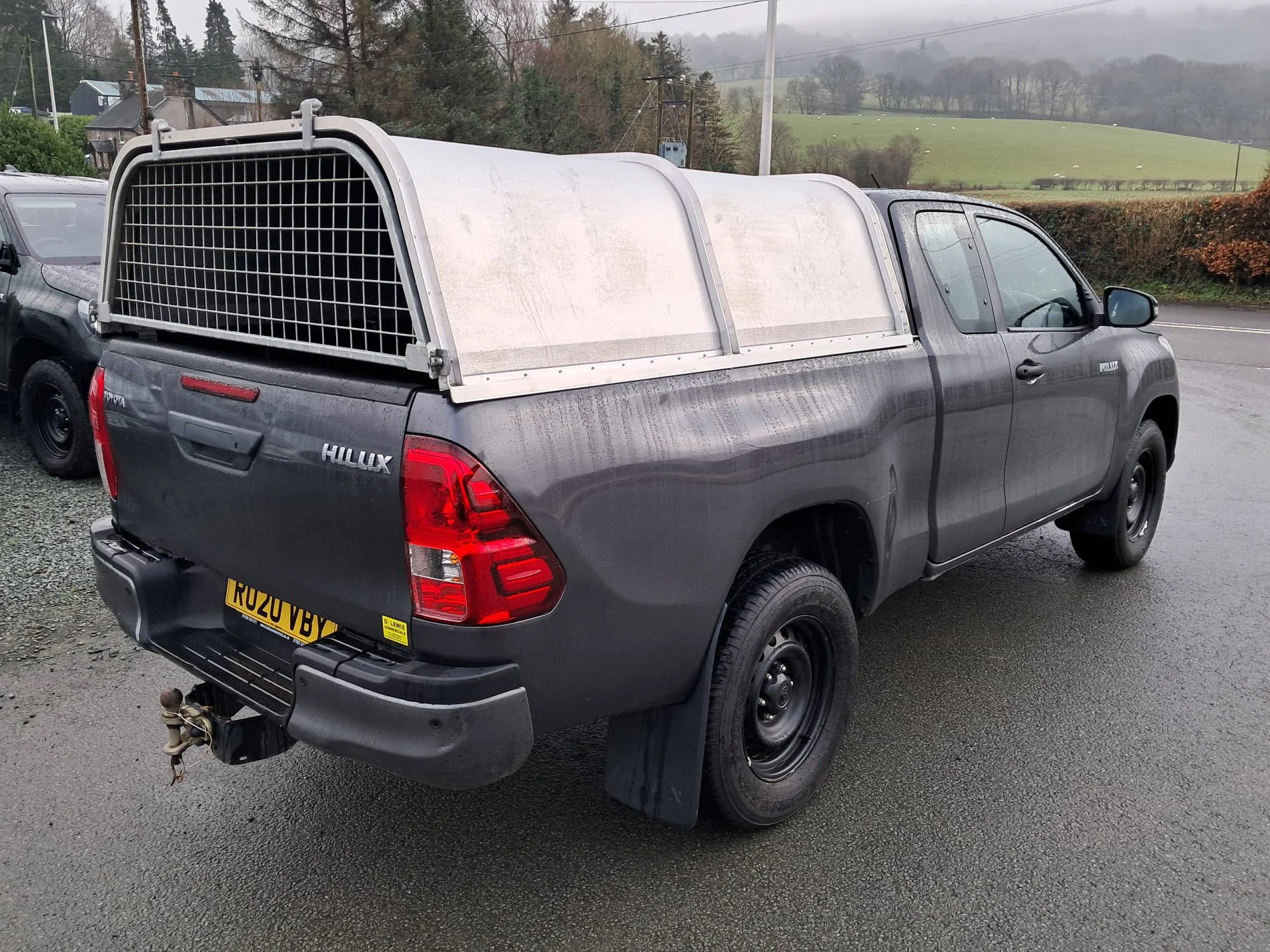 20 Toyota. Hilux 2.4 Active Extracab rear driver 