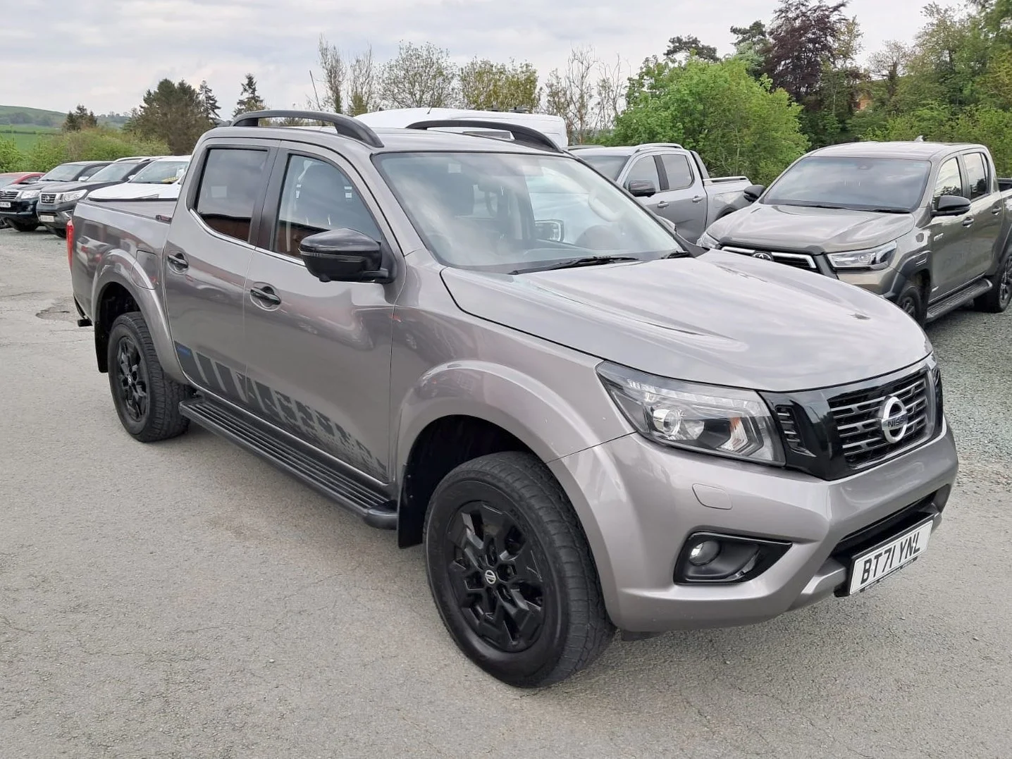 71 Nissan Navara NP300 N Guard Auto front driver