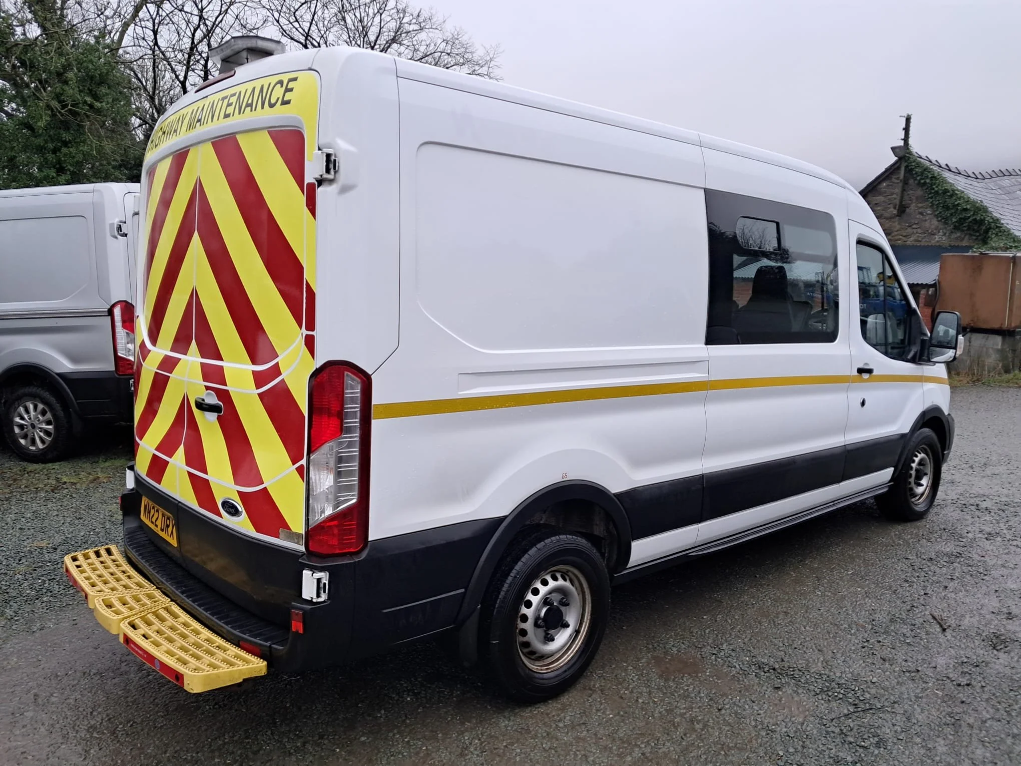 22 Ford Transit 350 130PS L3 H2 Mess Van rear driver