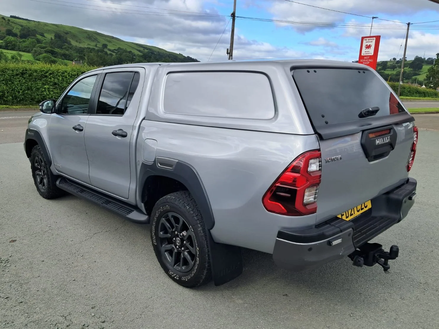 21 Toyota Hilux 2.8 Invincible X Auto rear passanger