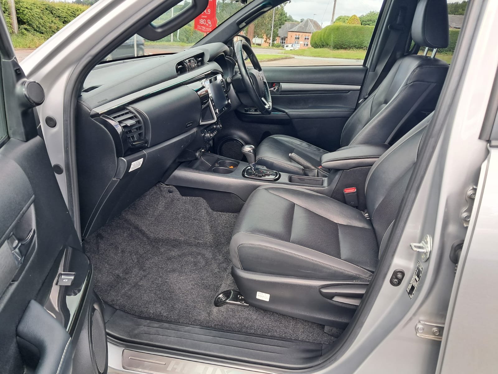 21 Toyota Hilux 2.8 Invincible X Auto front interior