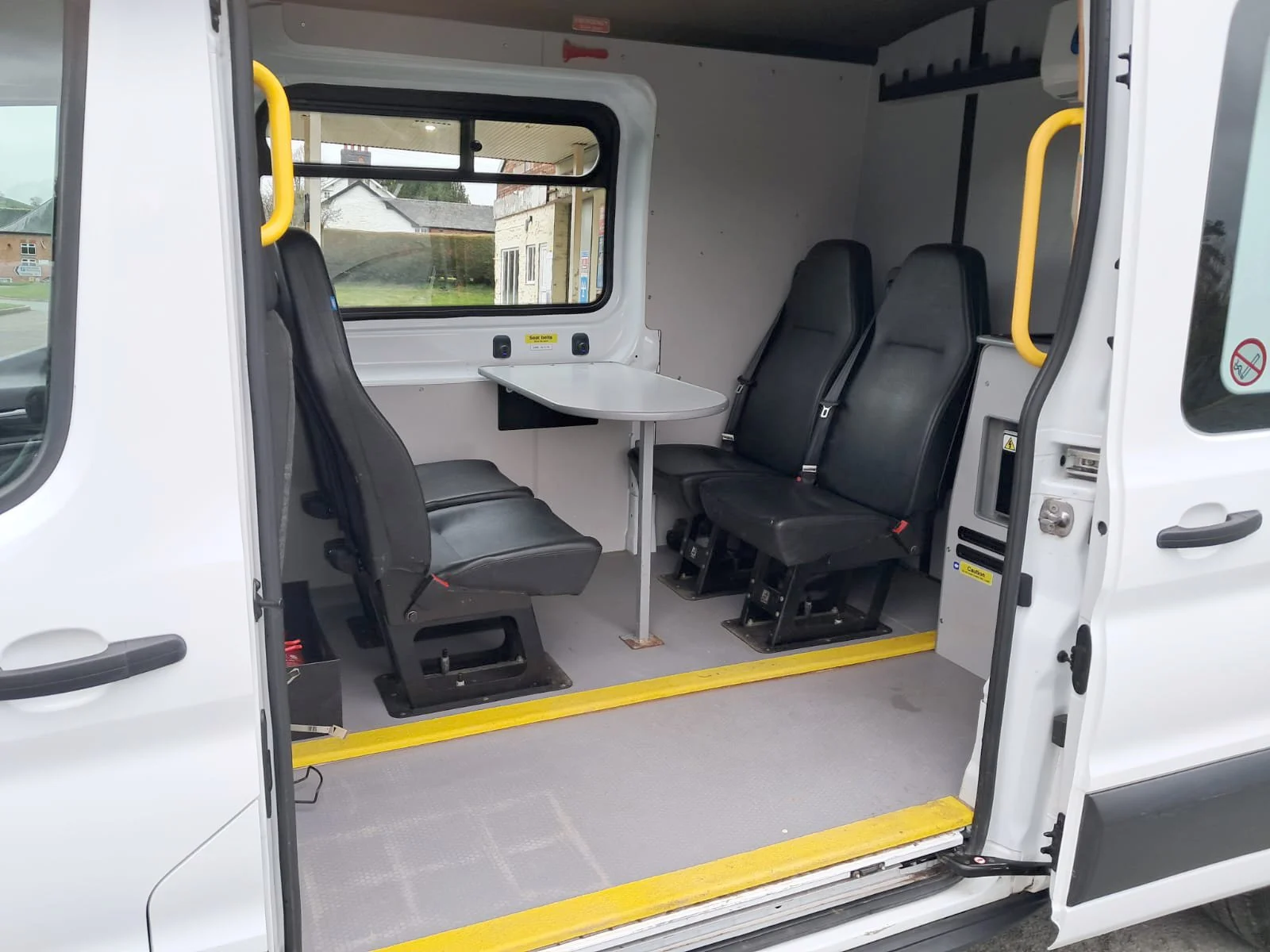 22 Ford Transit 350 130PS L3 H2 Mess Van crew area
