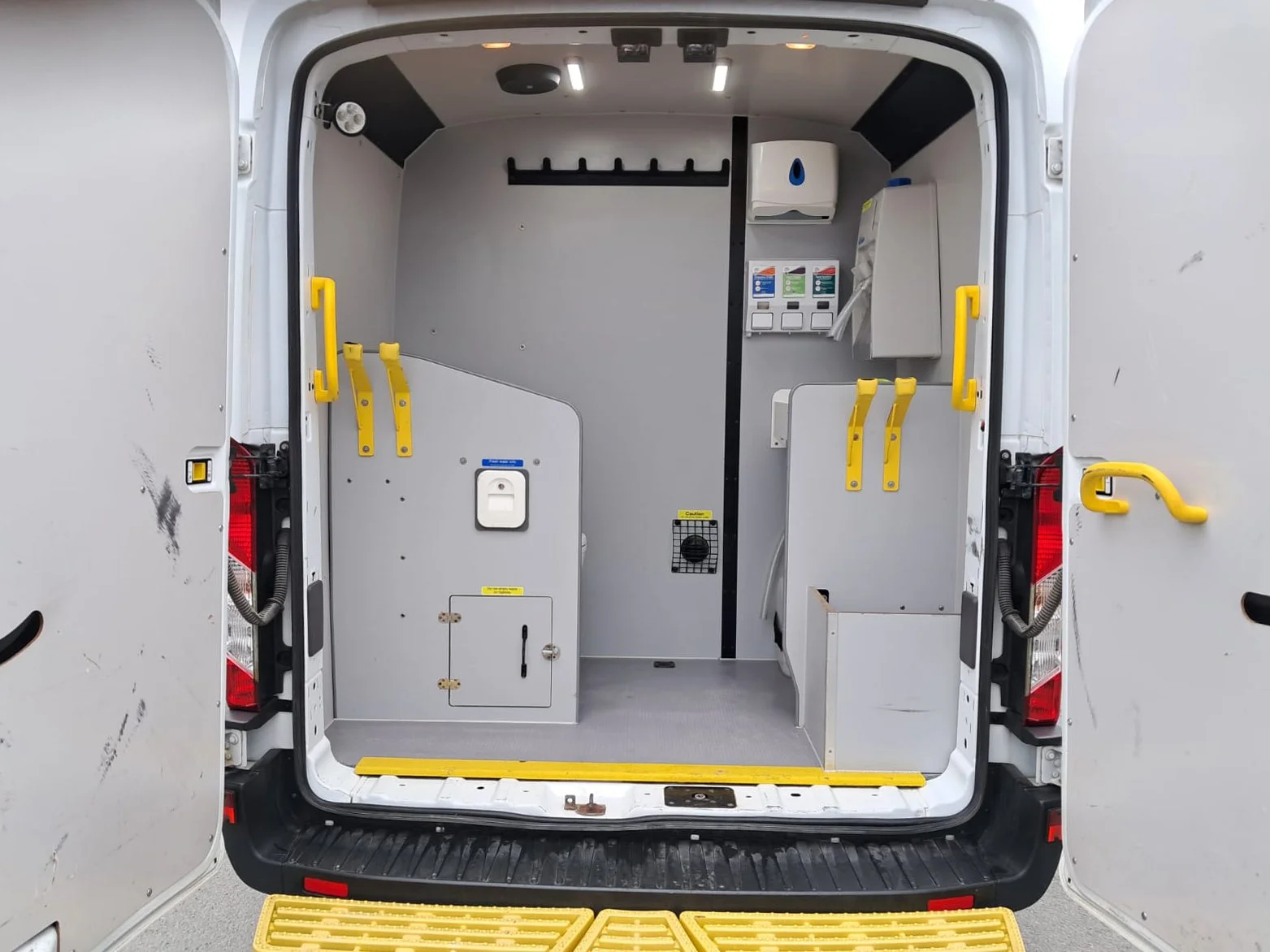 22 Ford Transit 350 130PS L3 H2 Mess Van welfare area