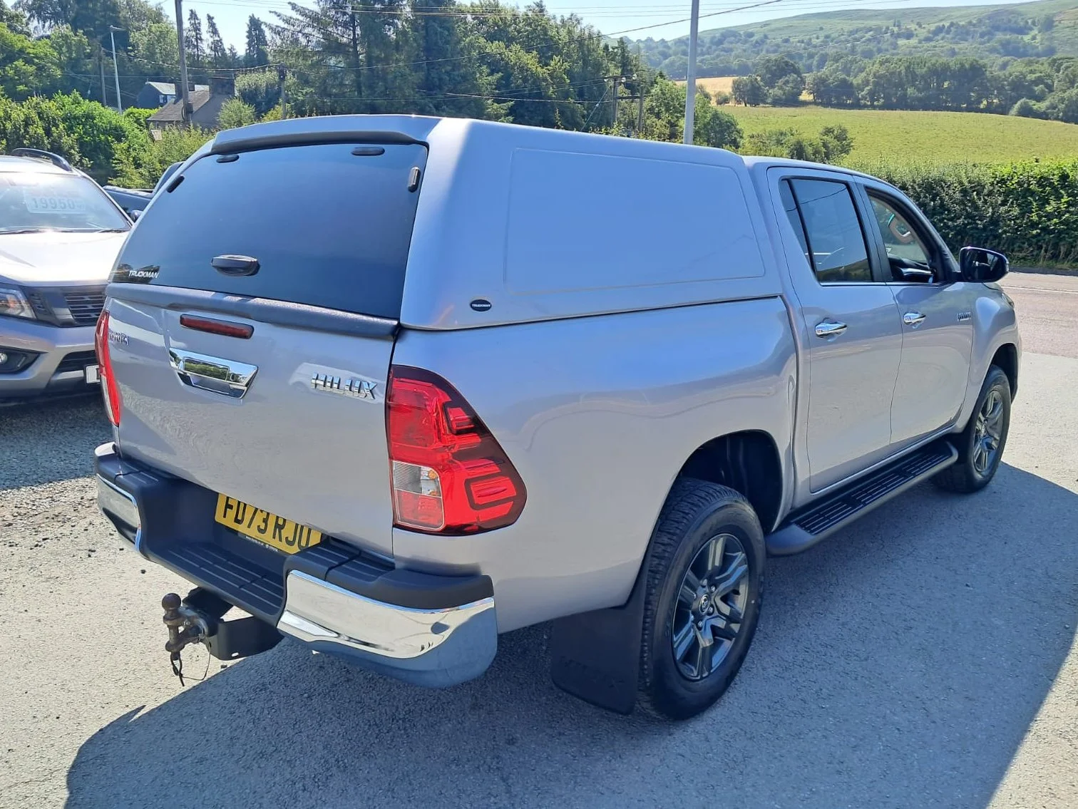 73 Toyota Hilux Icon 2.4 Manual rear driver