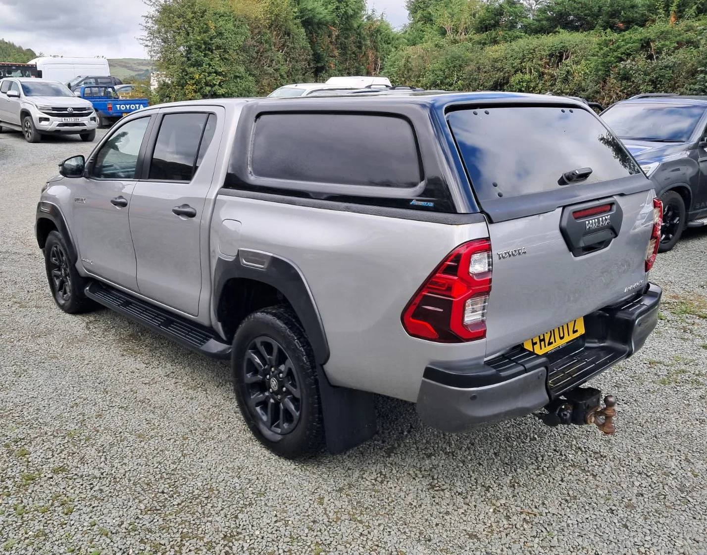 71 Toyota Hilux 2.8 Invincible X Auto rear passanger