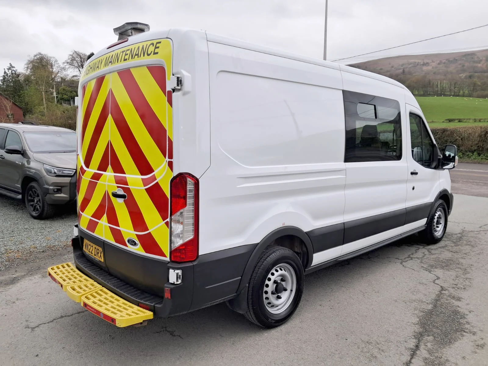 22 Ford Transit 350 130PS L3 H2 Mess Van rear driver