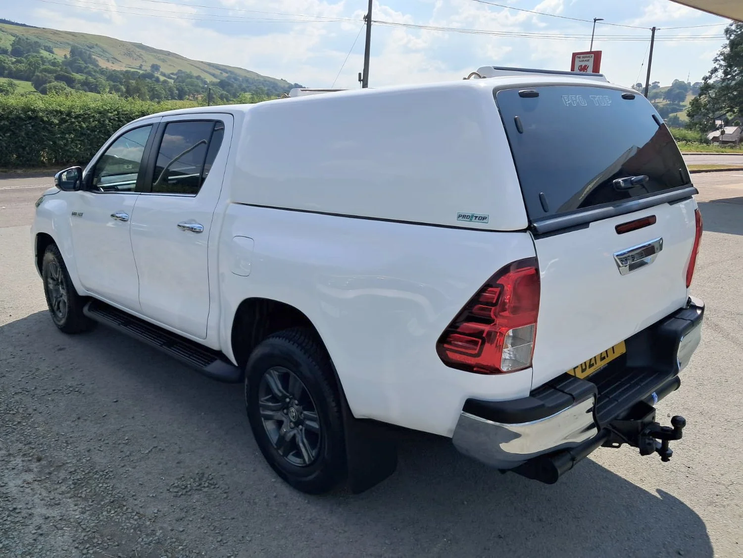 21 Toyota Hilux 2.4 Icon Auto rear passanger