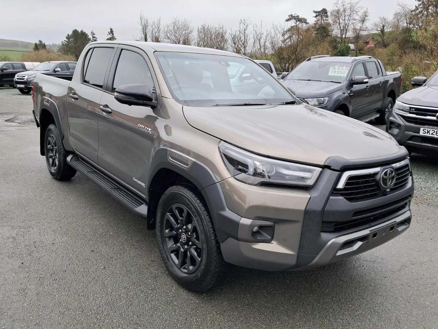 26 Toyota Hilux 2.8 Invincible X Auto front driver