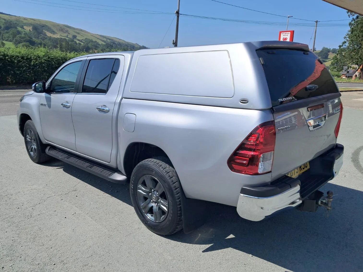 73 Toyota Hilux Icon 2.4 Manual rear passanger