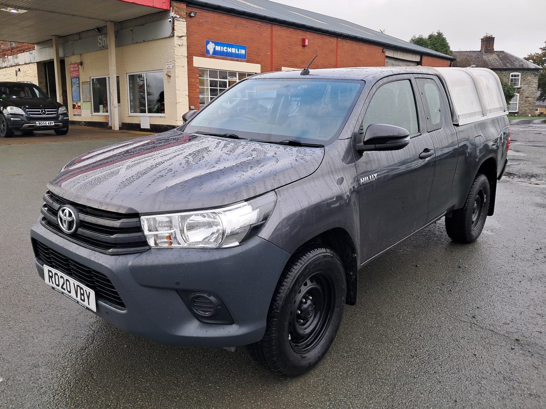 20 Toyota. Hilux 2.4 Active Extracab front passanger