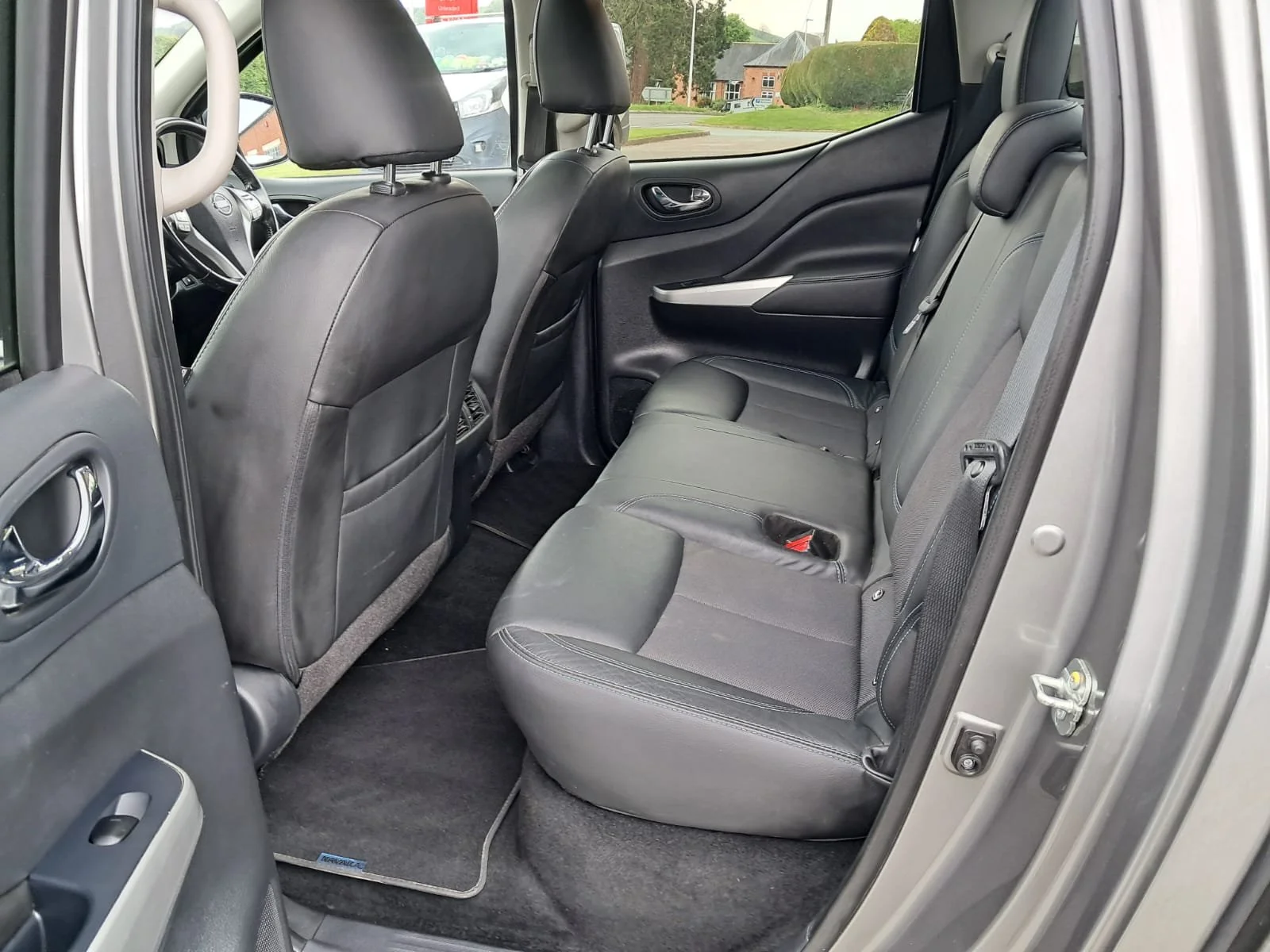 71 Nissan Navara NP300 N Guard Auto rear interior