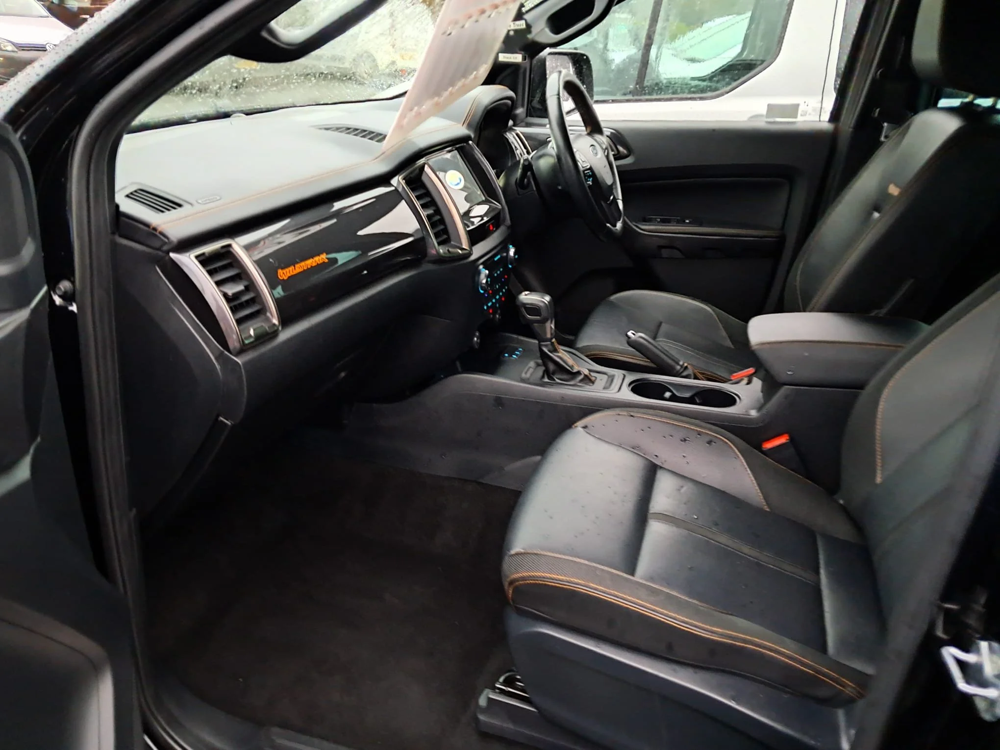 72 Ford Ranger 2.0 Wildtrak Auto front interior