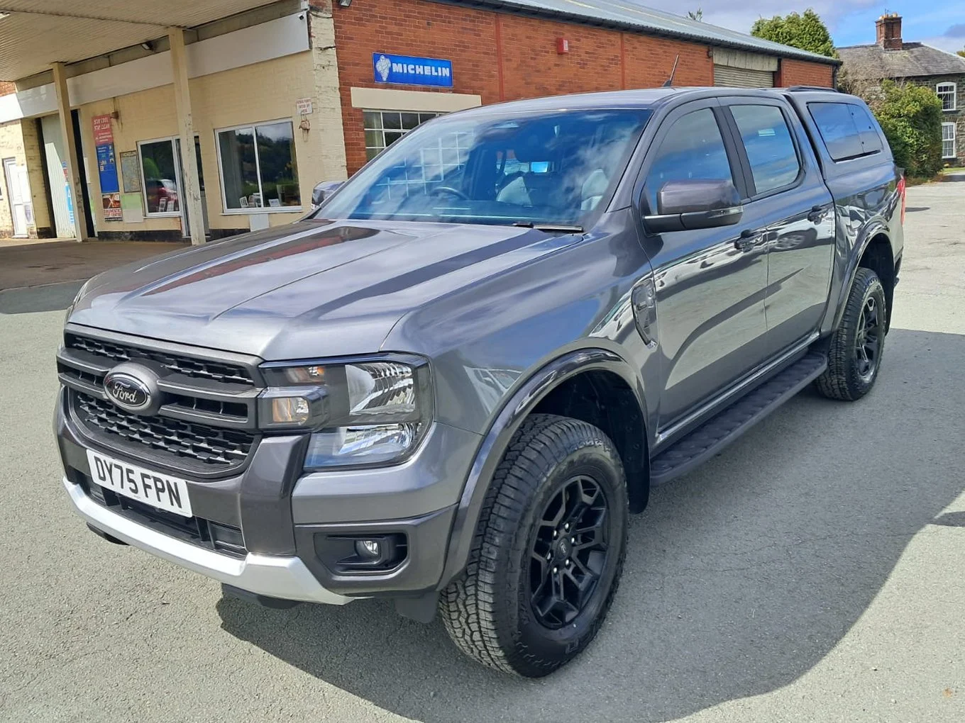 75 Ford Ranger 2.0 Tremor Auto front passanger