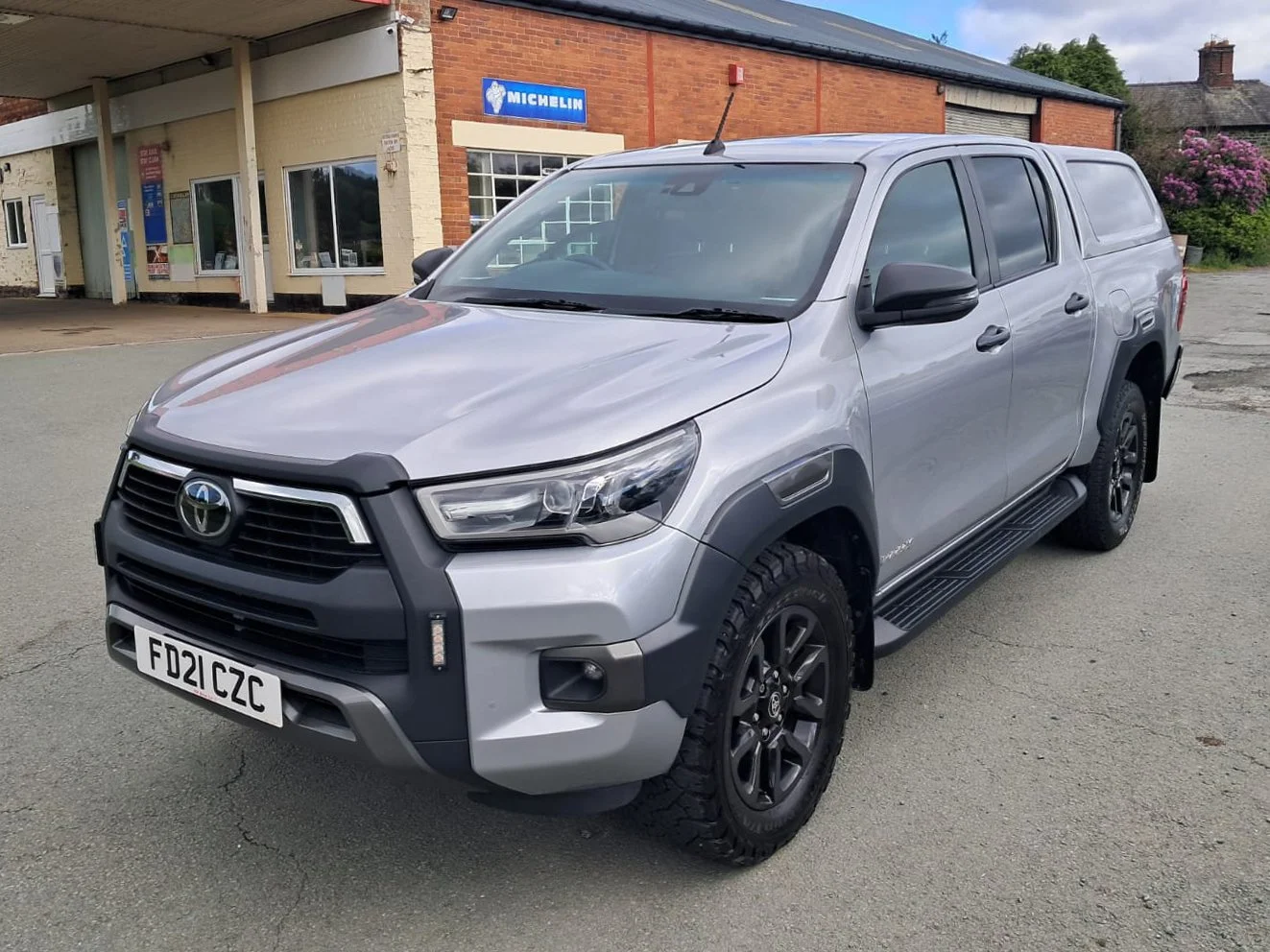 21 Toyota Hilux 2.8 Invincible X Auto front passanger