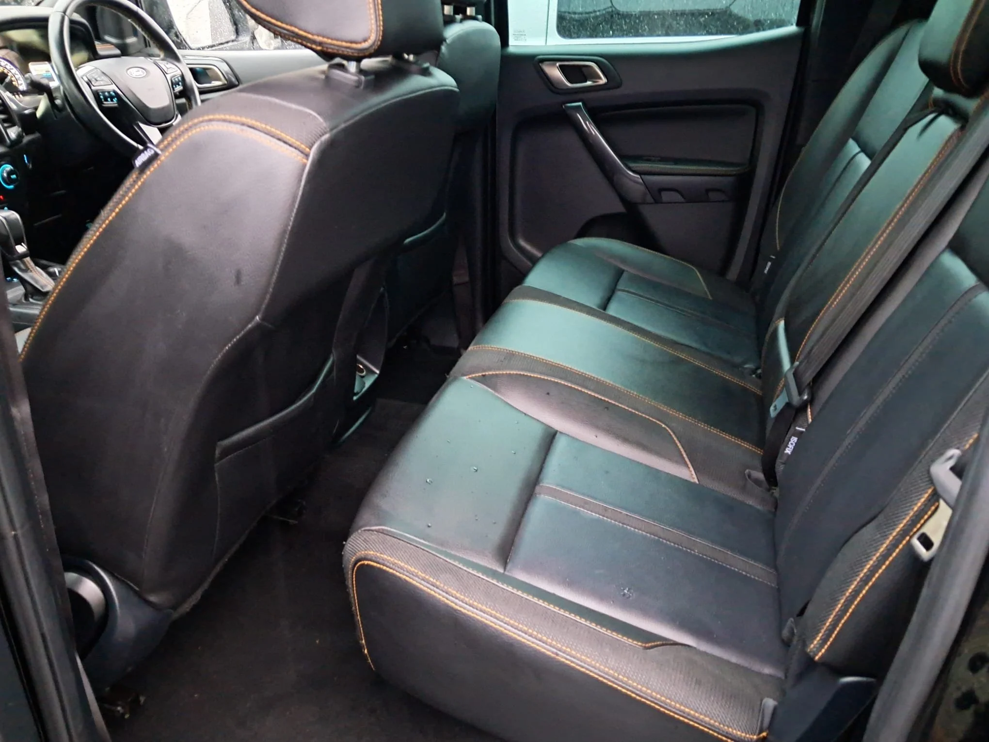 72 Ford Ranger 2.0 Wildtrak Auto rear interior