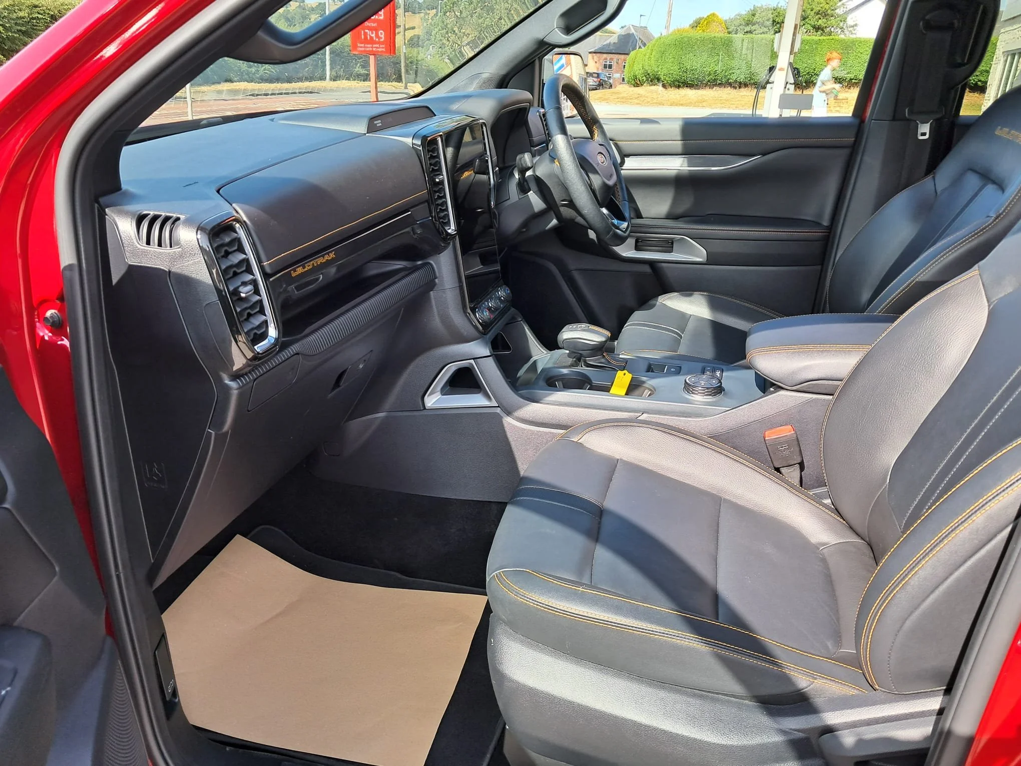 23 Ford Ranger 2.0 Wildtrak Auto front interior