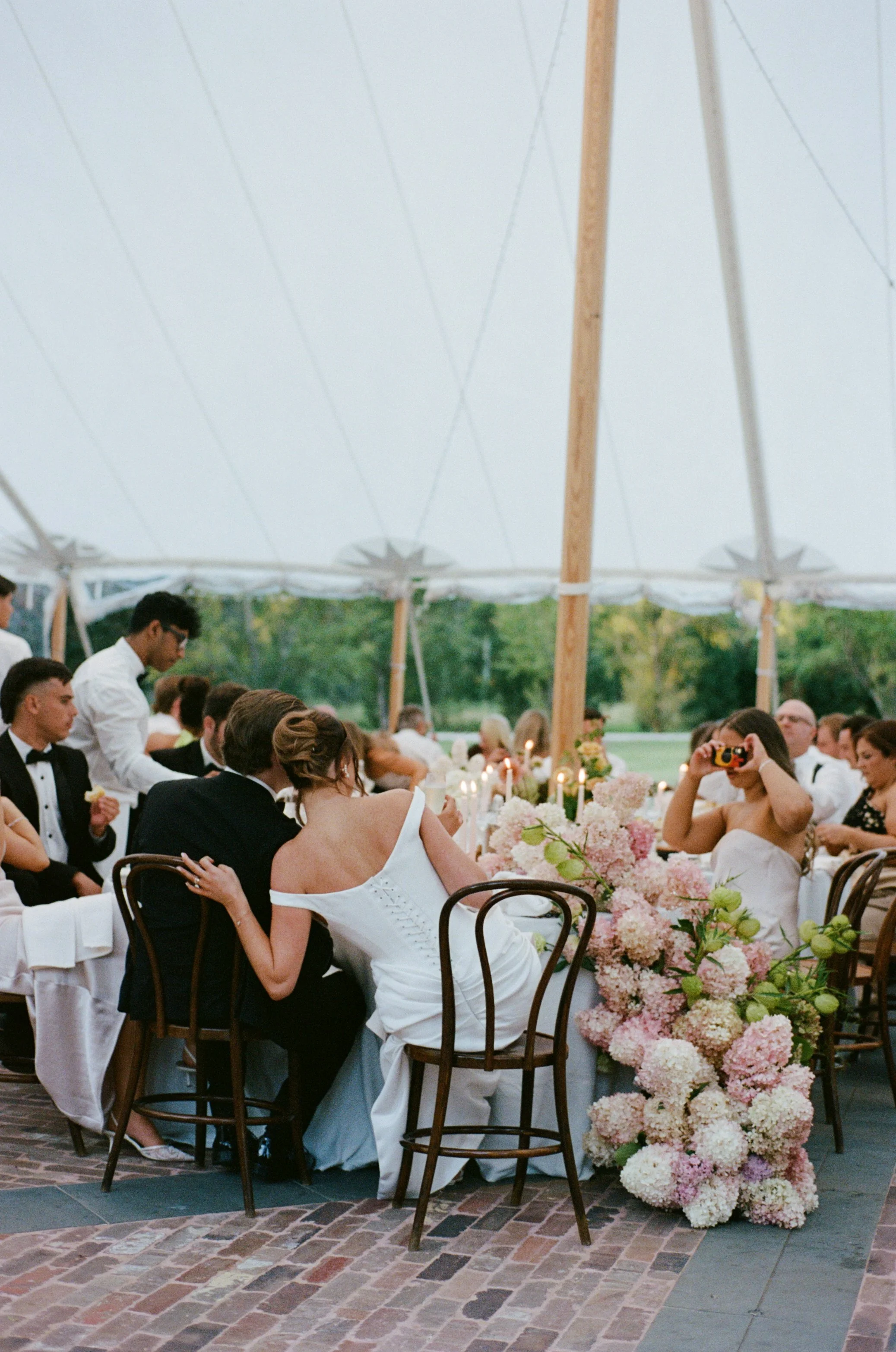 Niamh and Tate at Redleaf Wollombi reception, Hunter Valley wedding florals by The Naked Florist