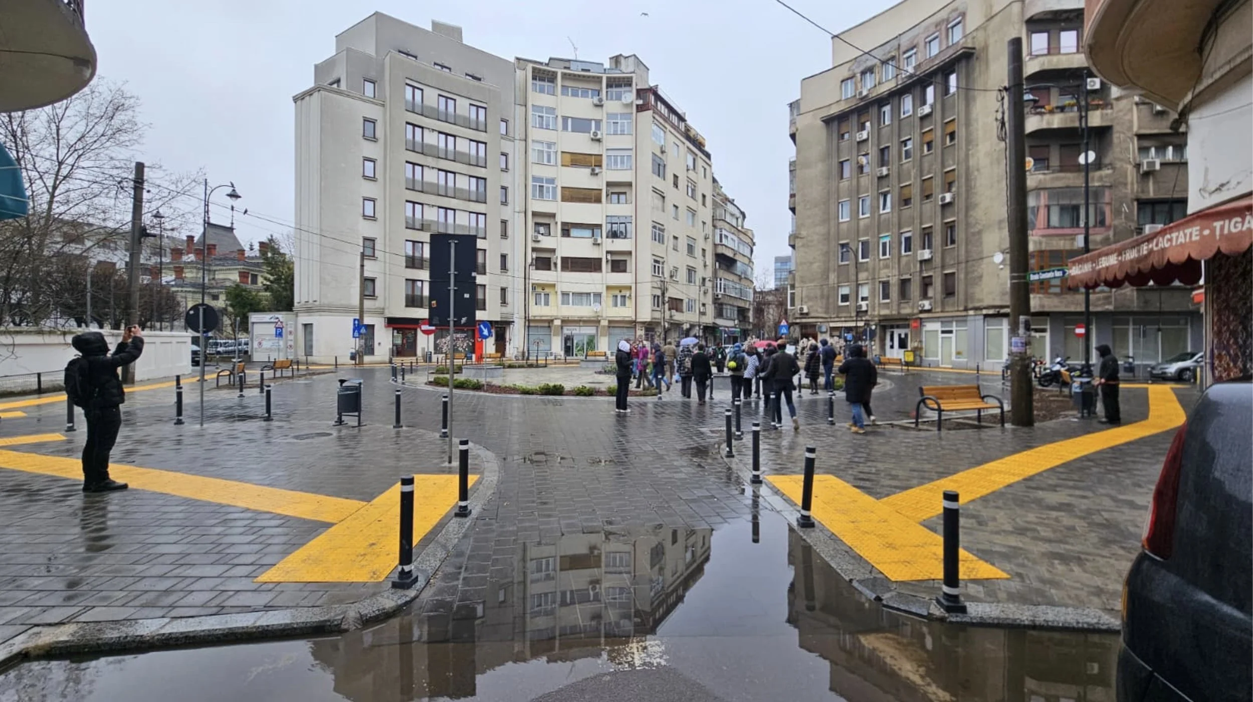 Piațeta Italiană: Visul pietonal, panseluțele și realitatea din teren