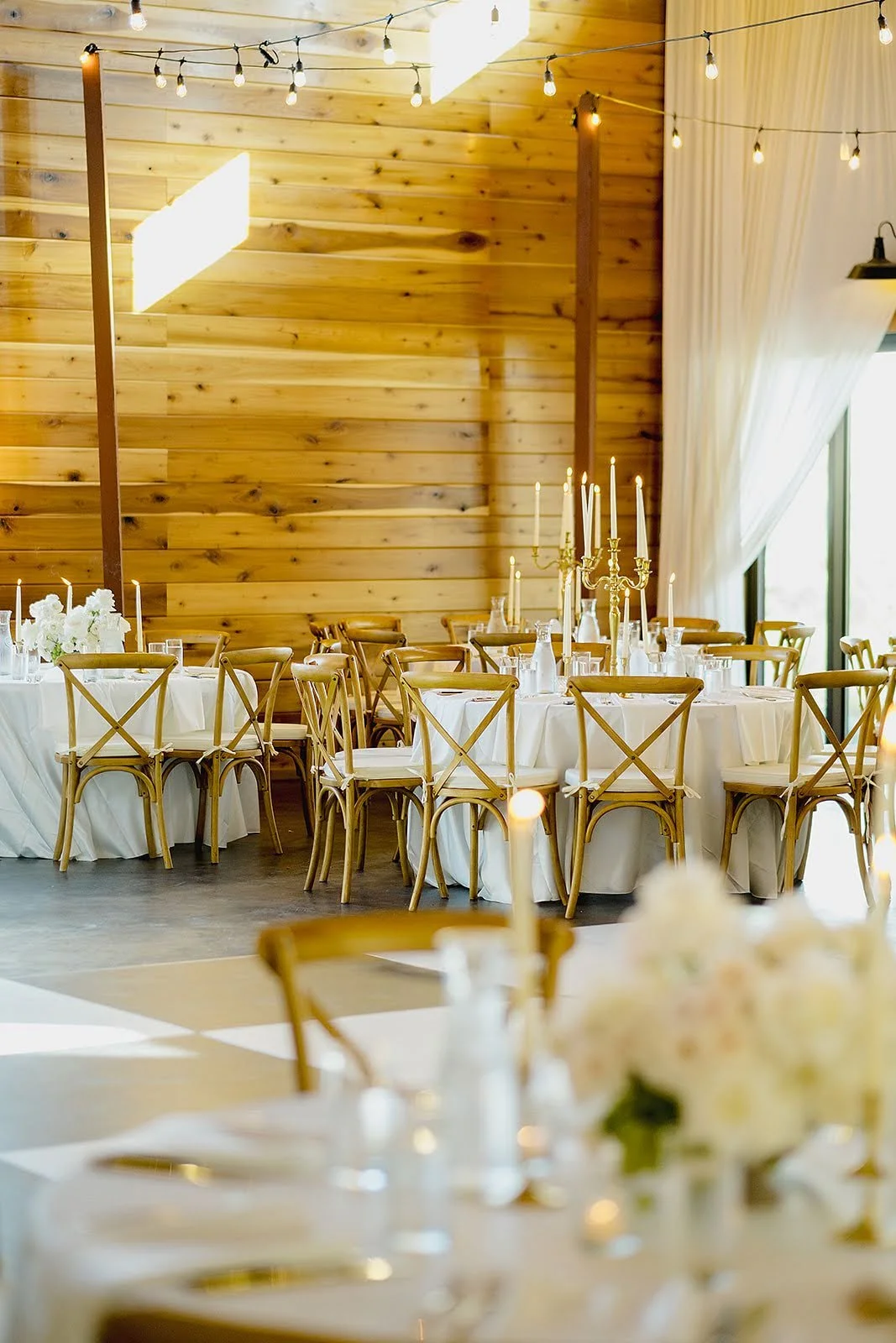 all-white-and-gold-wedding-design-texas-wedding-venue.jpg
