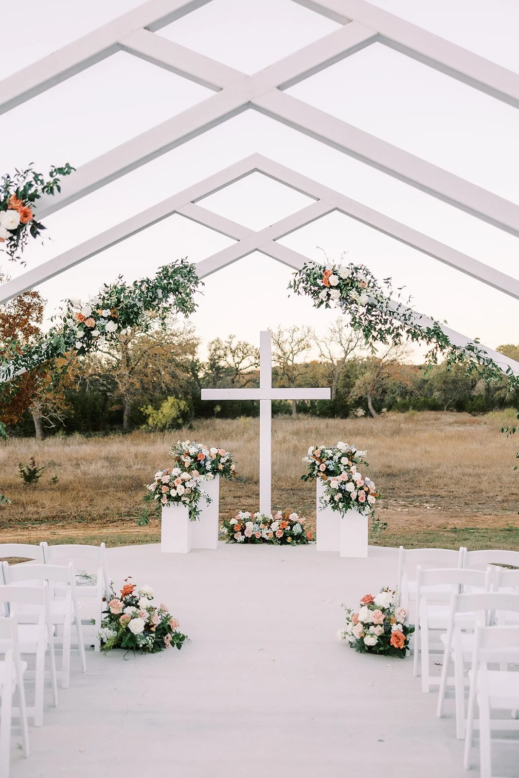fall-wedding-ceremony-texas-venue.jpg
