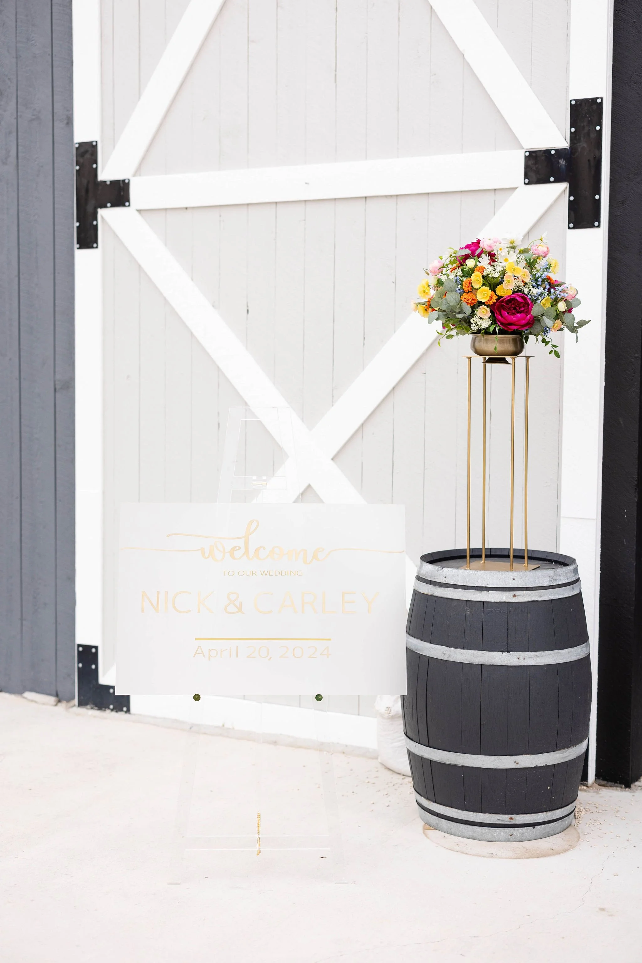 colorful-florals-hill-country-wedding.jpg.jpg