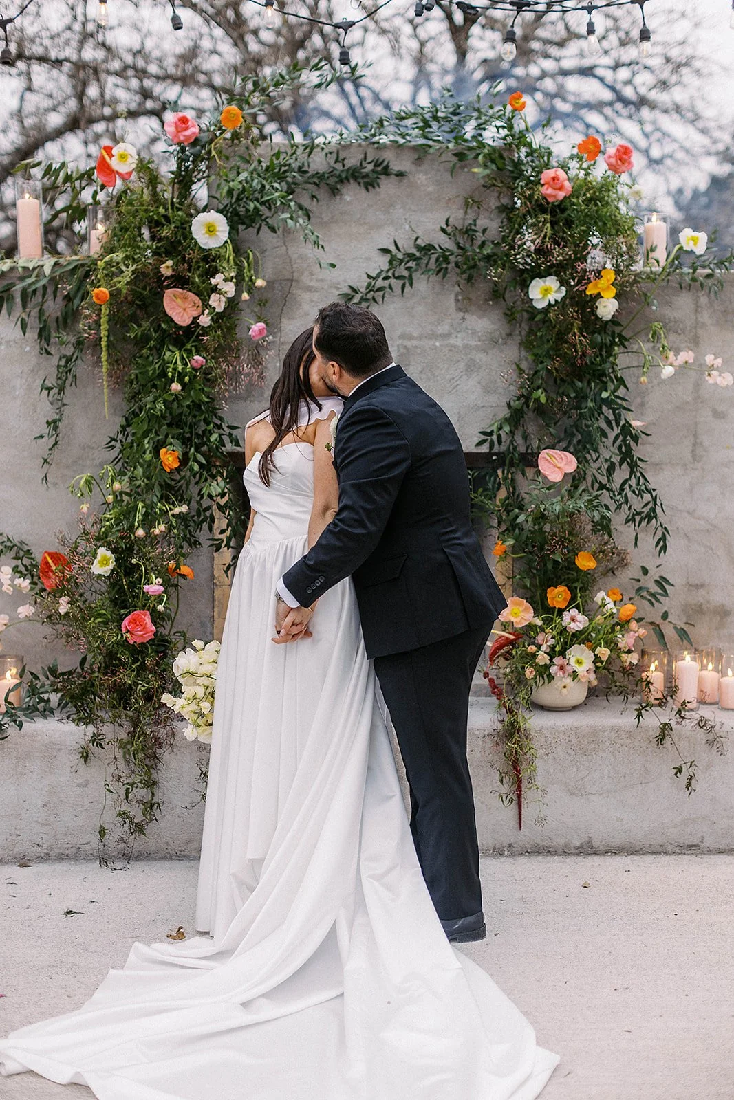 bright-florals-for-winter-wedding-fredericksburg-texas.jpg