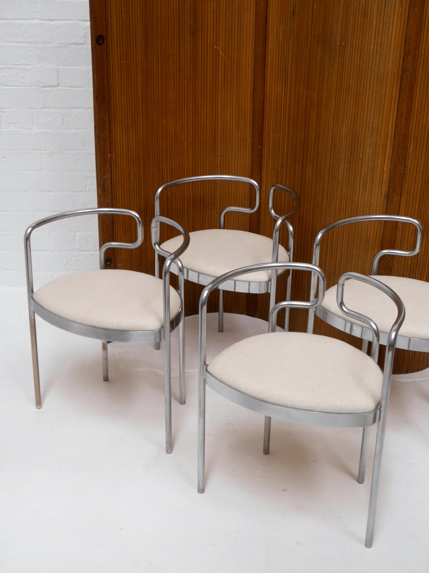 henning-larsen-9230-chairs-fritz-hansen-01b.jpg