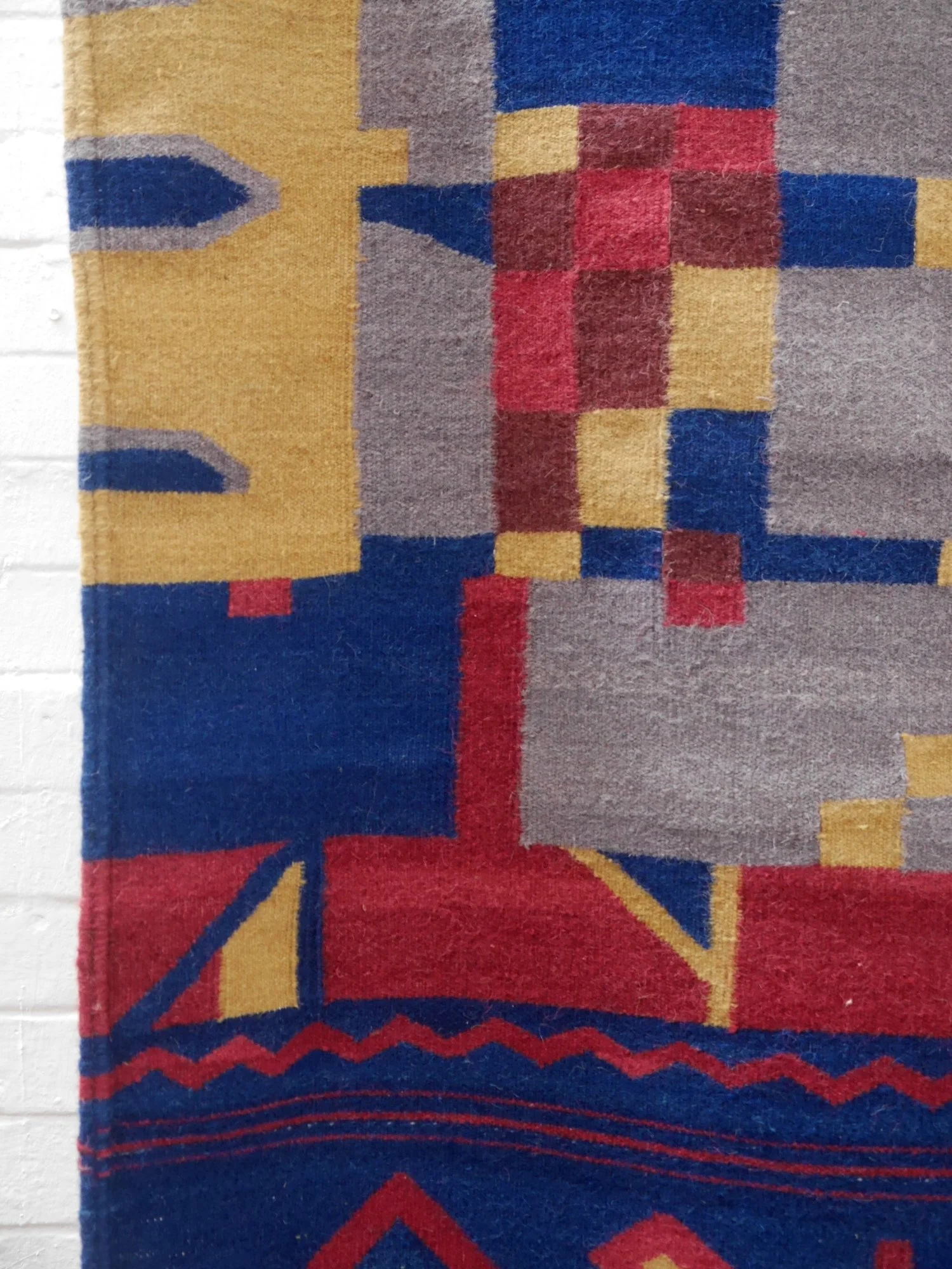 Vintage kilim rug