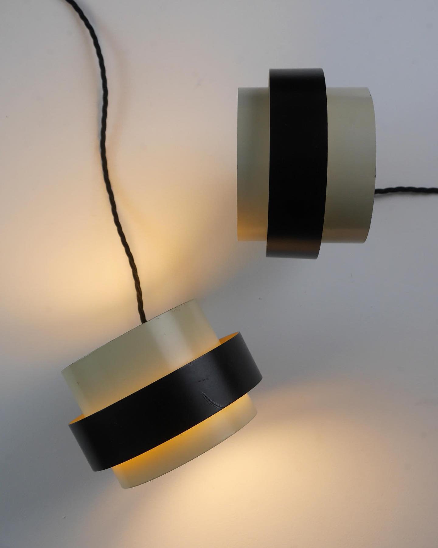 Pair of NX25 wall lamps by Louis Kalff for Philips, Netherlands, 1960s. Would make a great pair of bedside lights. 

&pound;350 the pair. More details on website. 

#louiskalff #louiskalfflamp #philips #dutchdesign #dutchmidcentury