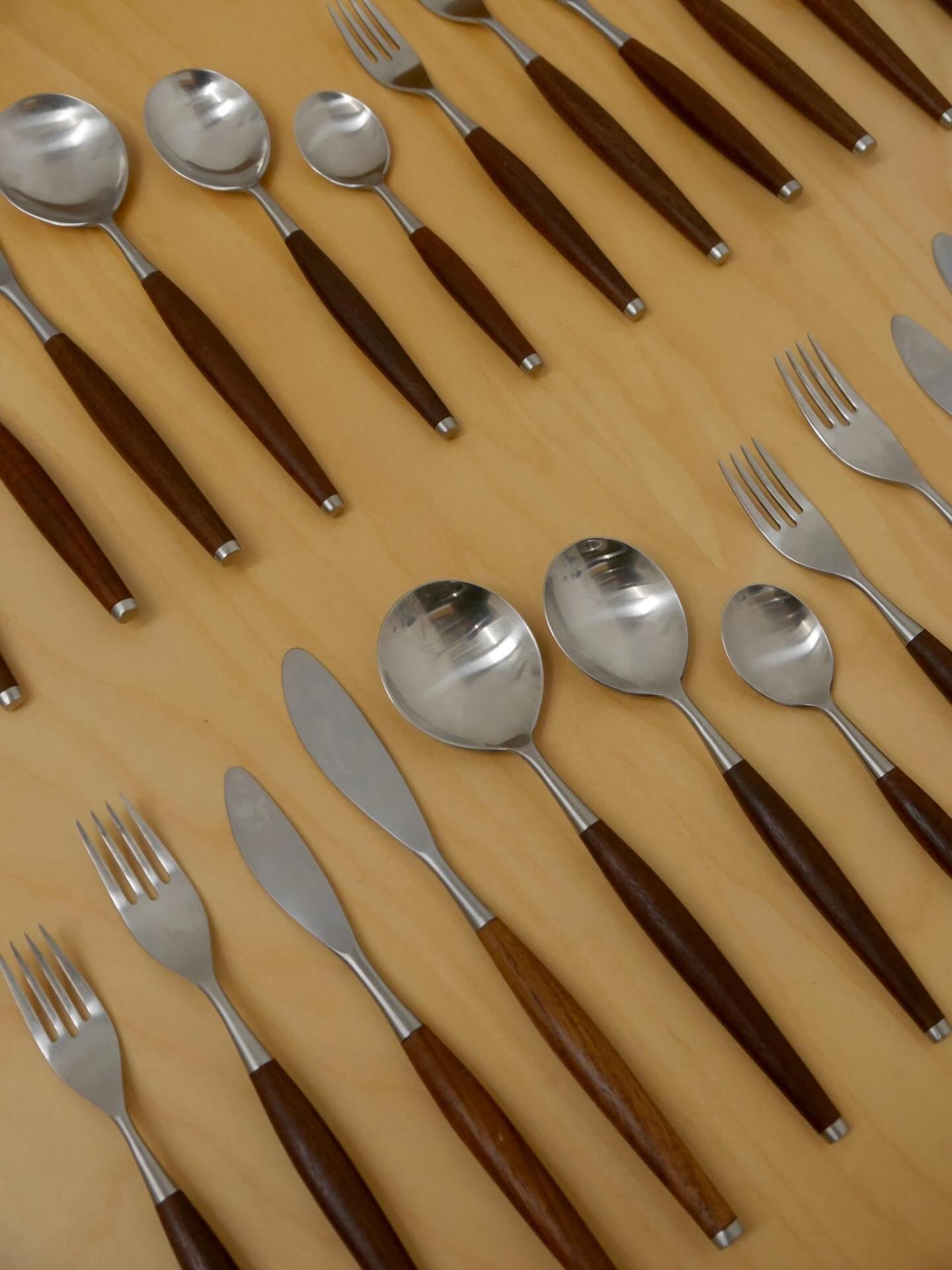 Lots of new pieces have been added to the website including this classic 1960s set of Safir cutlery by Wallin Brothers, Sweden. A particularly large set of 69 pieces for 10 people. In excellent condition.

#safircutlery #vintagecutlery #swedishdesign