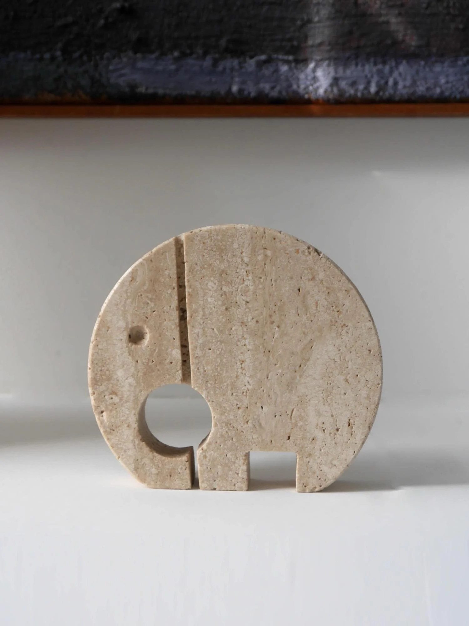 Fratelli Mannelli travertine elephant sculpture. Excellent condition.

&pound;145 inc UK delivery.

DM or head to website for more info.