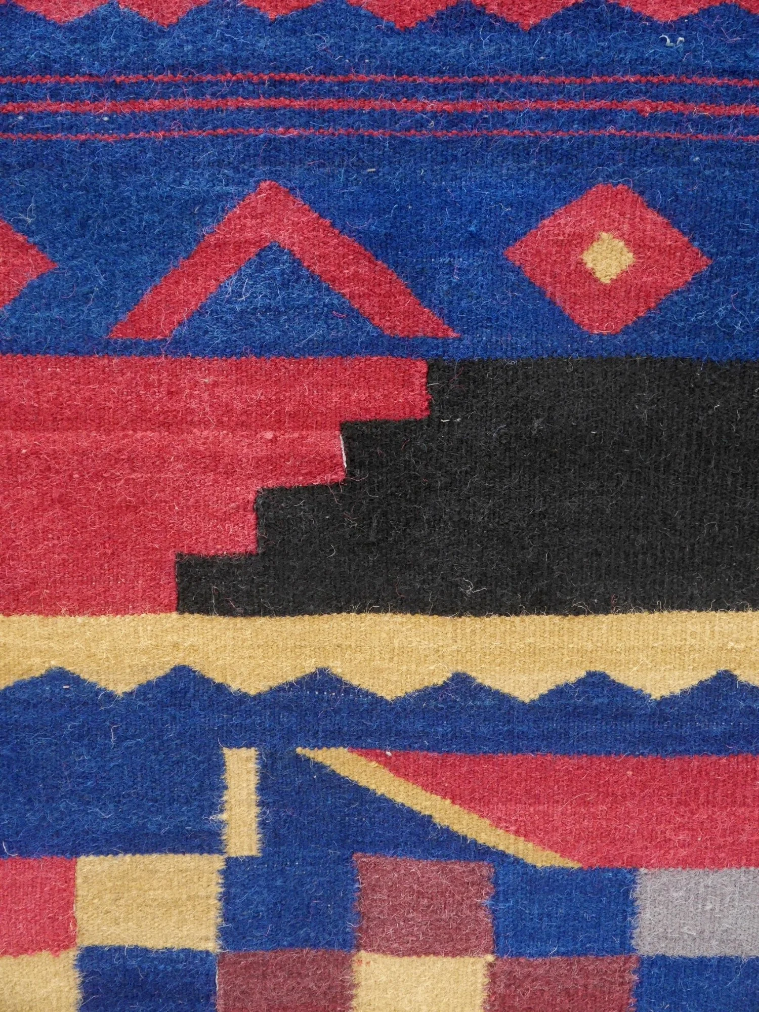 Vintage kilim rug