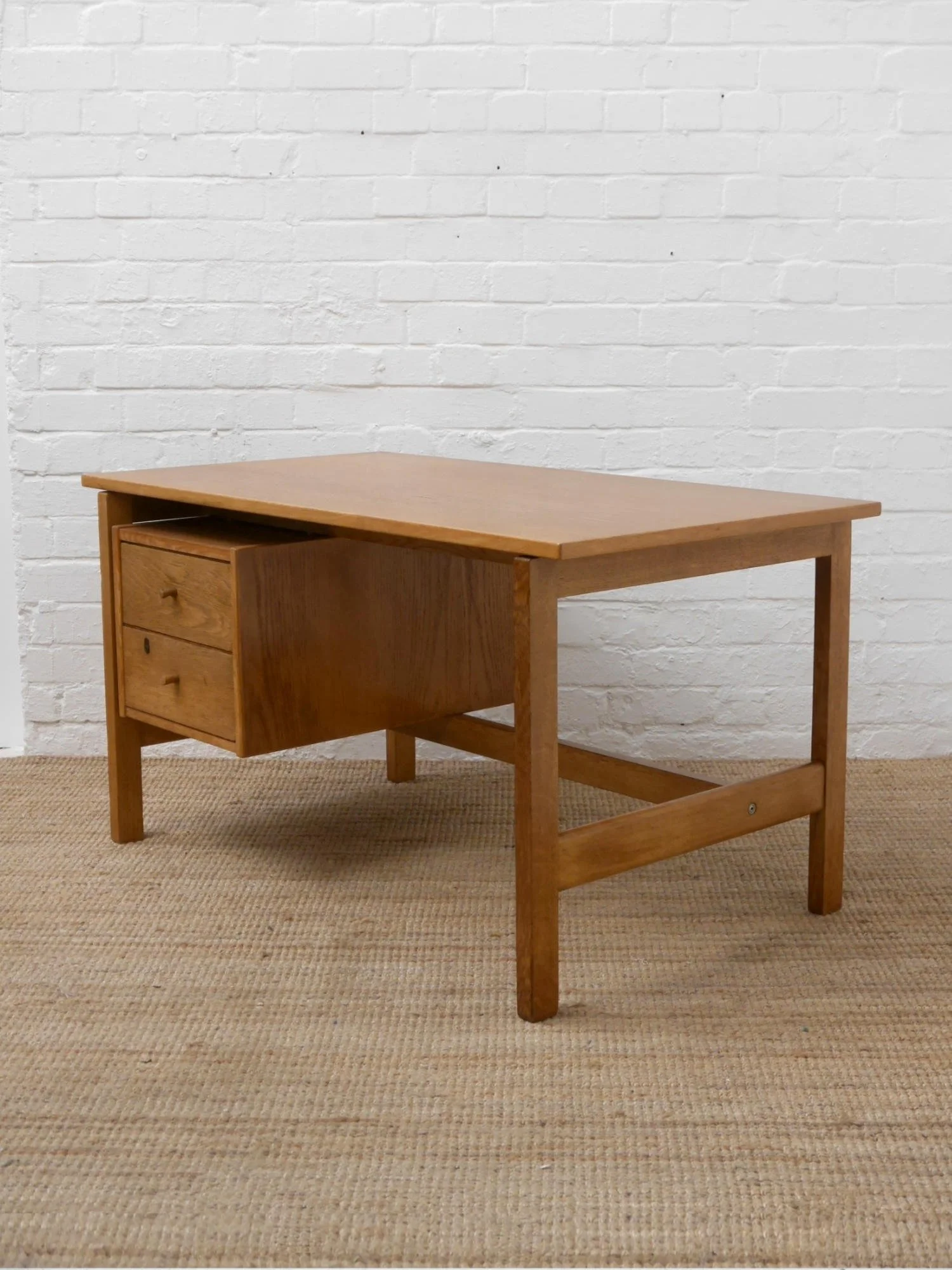 Hans Wegner GE 125 desk