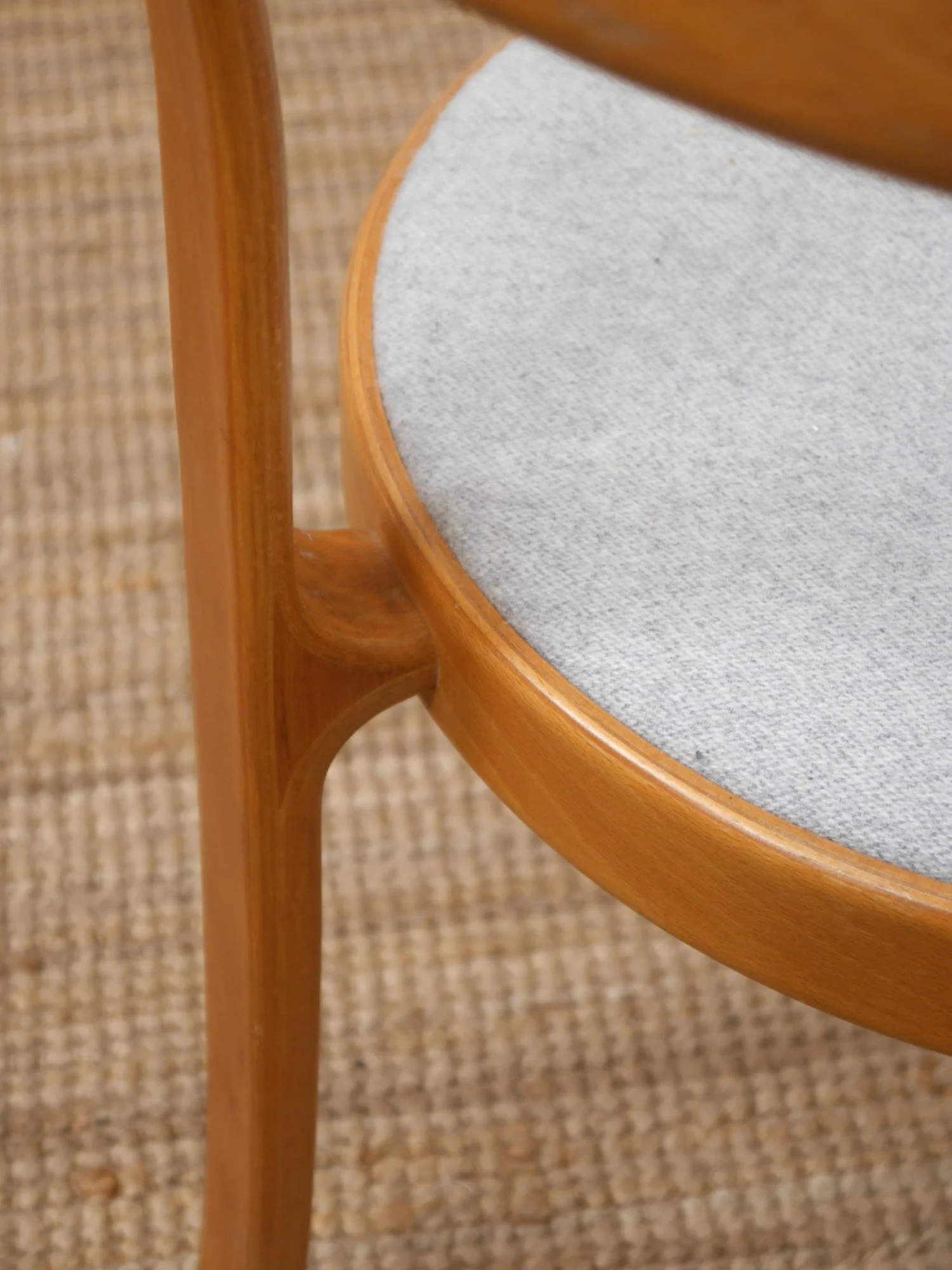 Magnus Olesen 8000 chairs