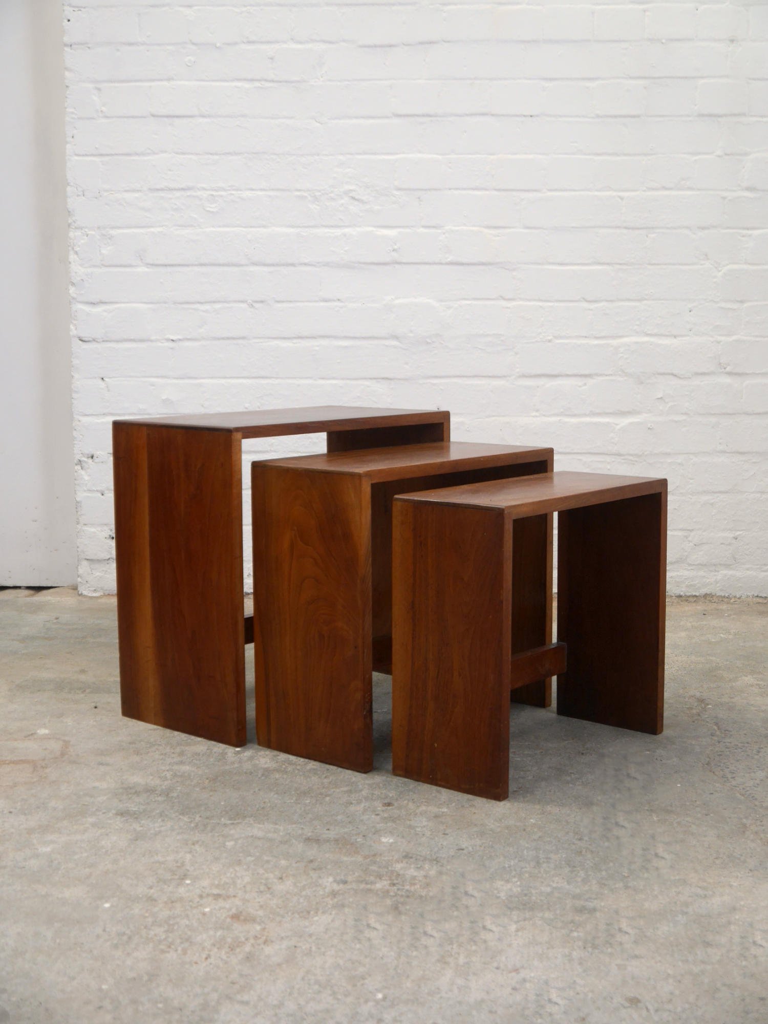 Modernist 1930s/40s nest of tables
