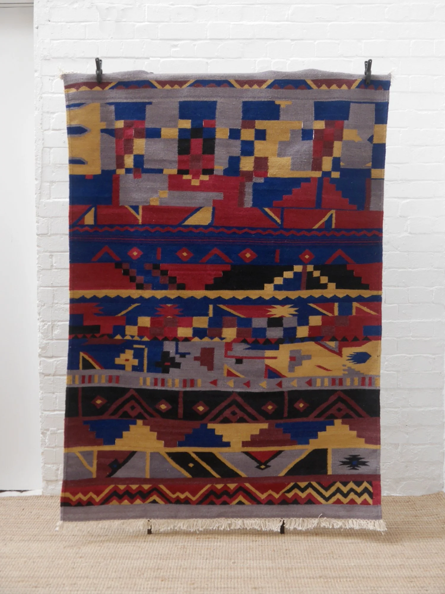 Vintage kilim rug