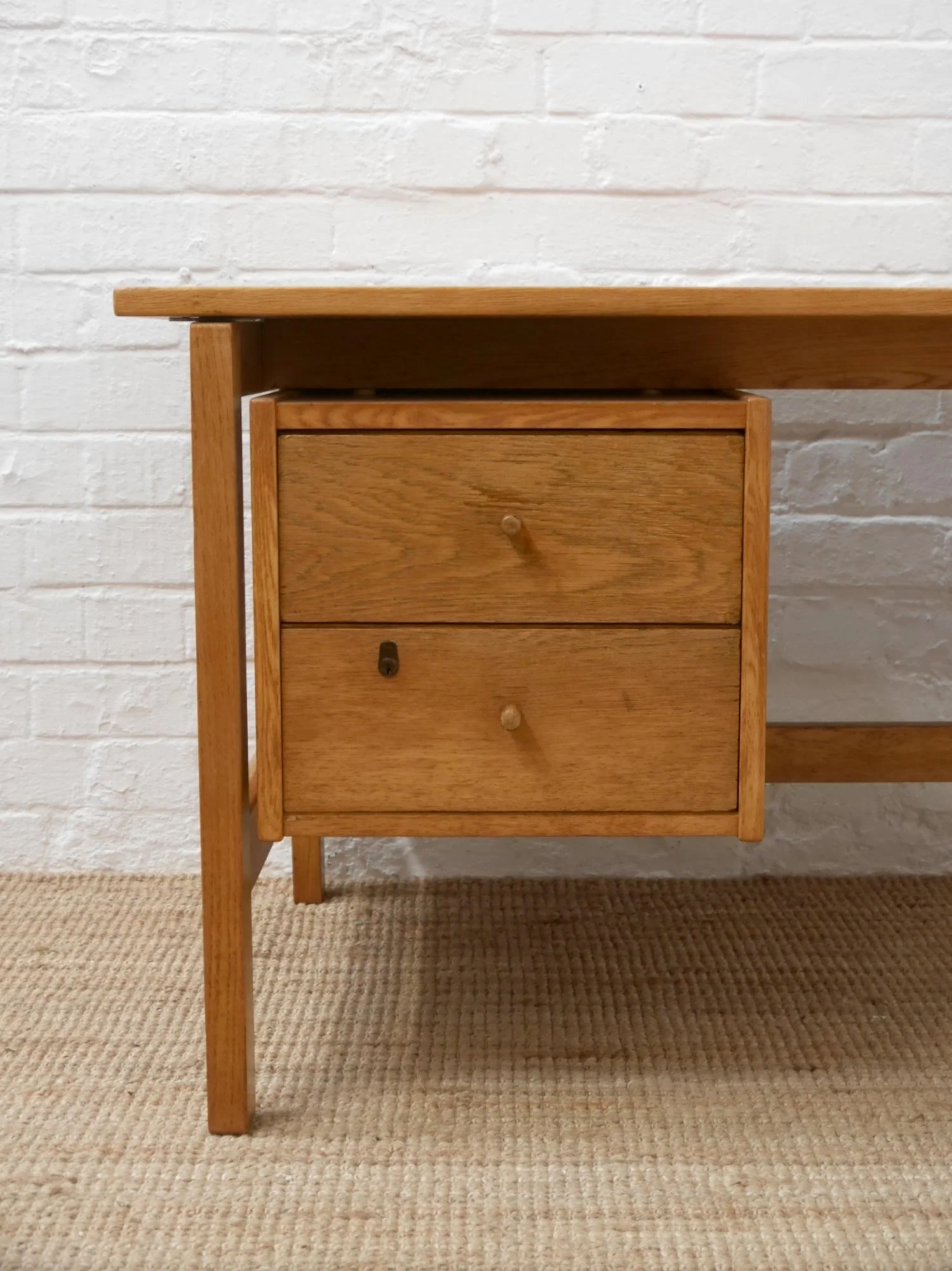 Hans Wegner GE 125 desk