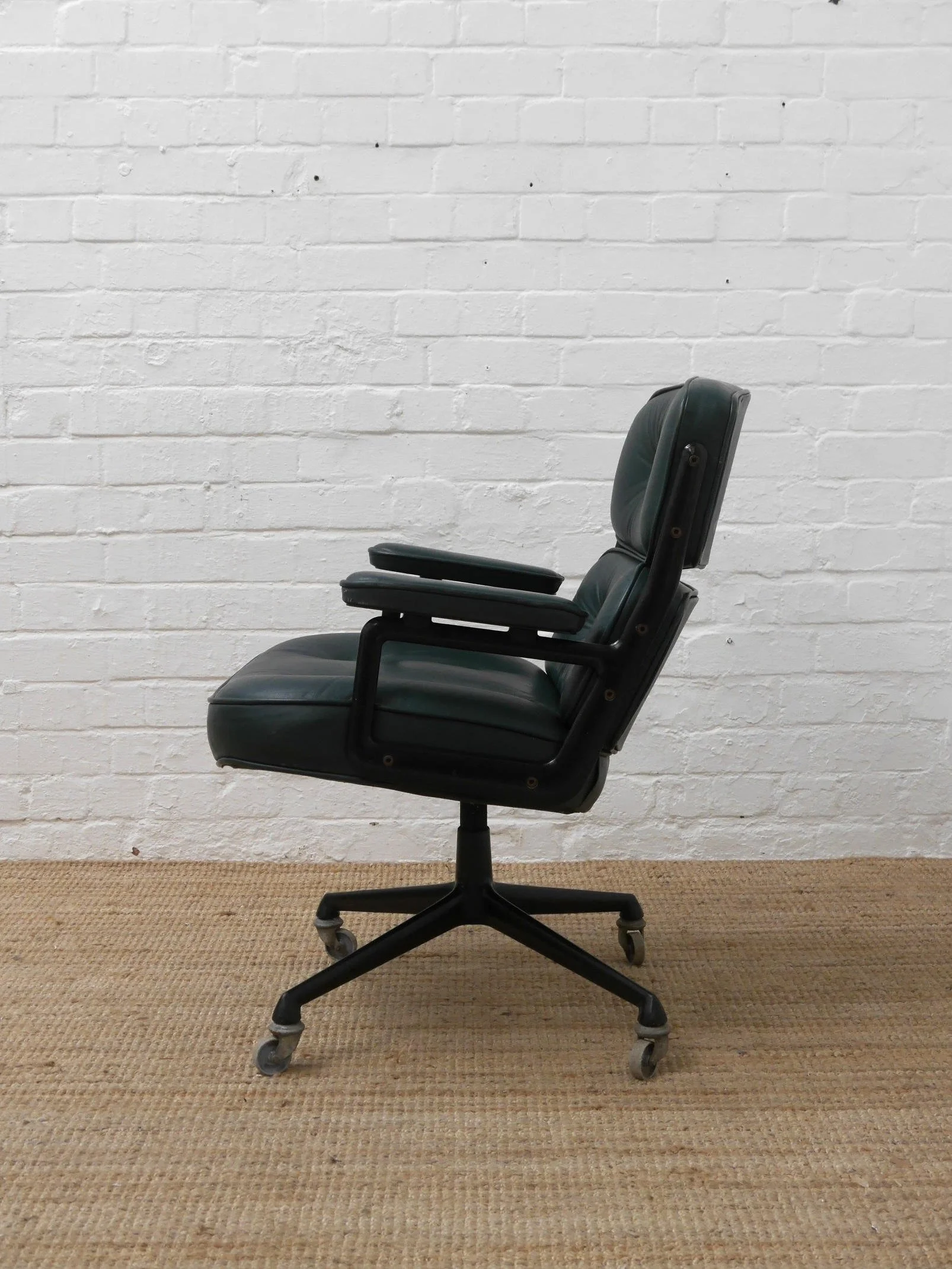 Eames Time Life chair